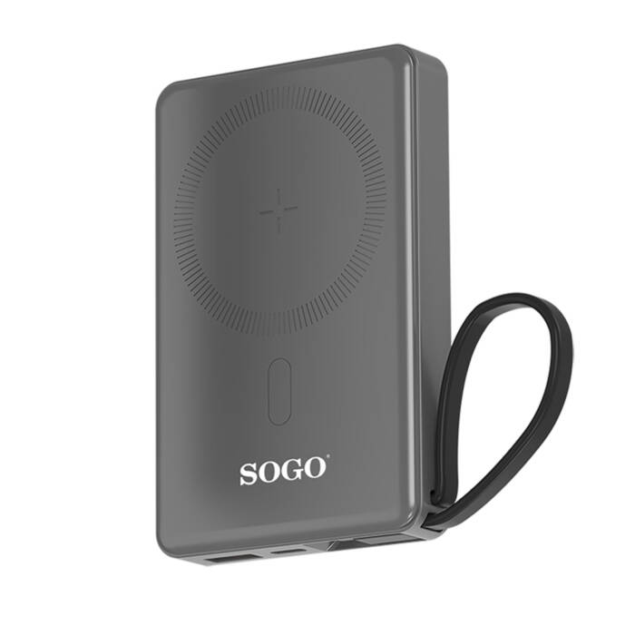 Un power bank grigio SOGO con area di ricarica magnetica circolare e cinturino nero sul lato su sfondo bianco.