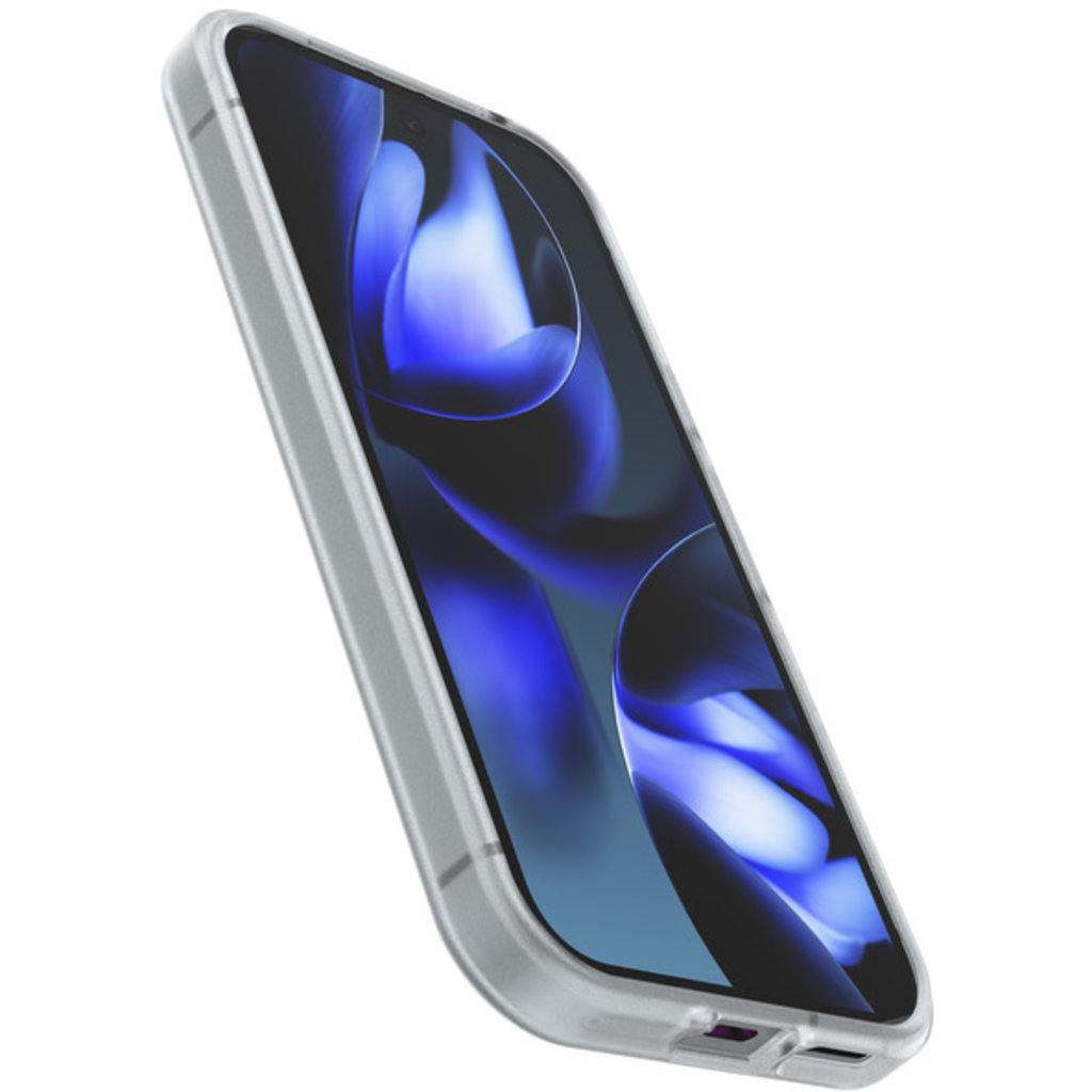 Uno smartphone con uno schermo blu astratto in una custodia protettiva trasparente, vista angolata.
