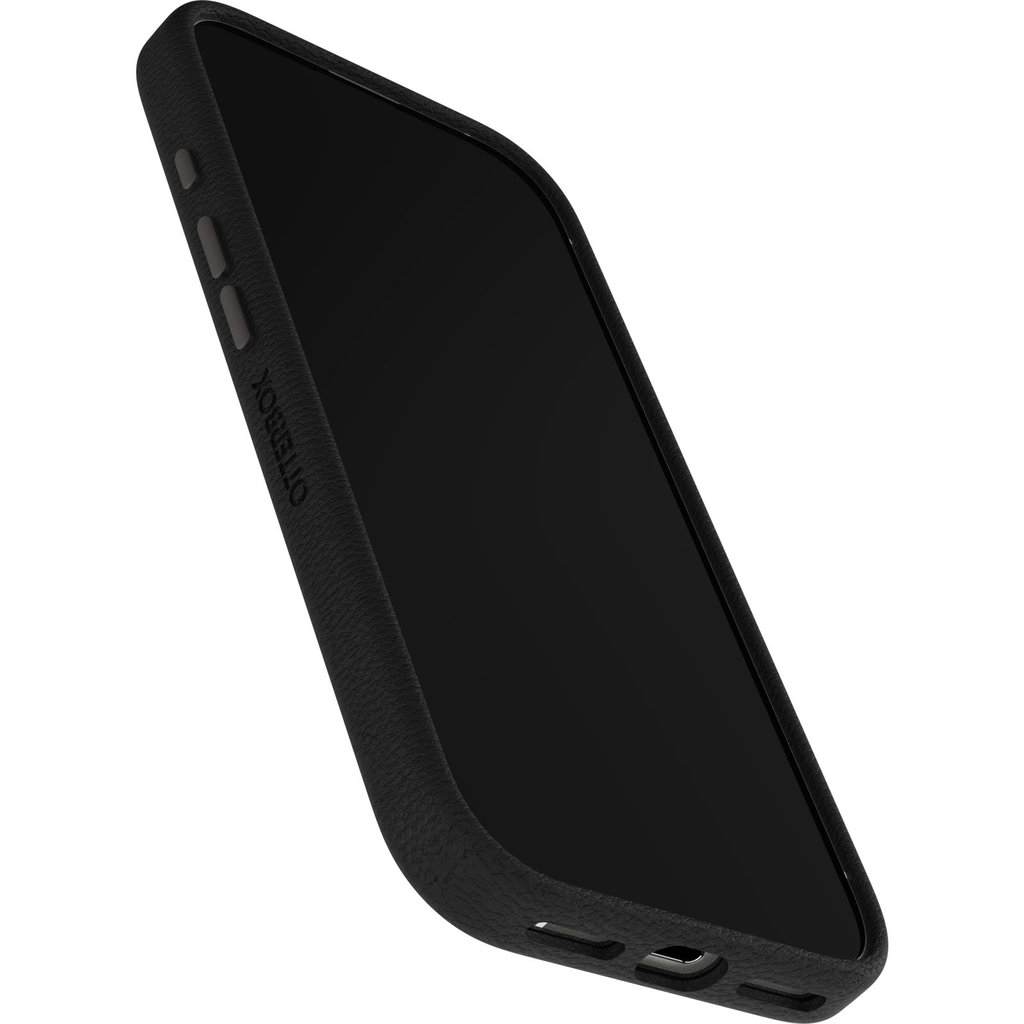 Un teléfono inteligente negro con funda protectora de cuero negro texturizado sobre fondo blanco.