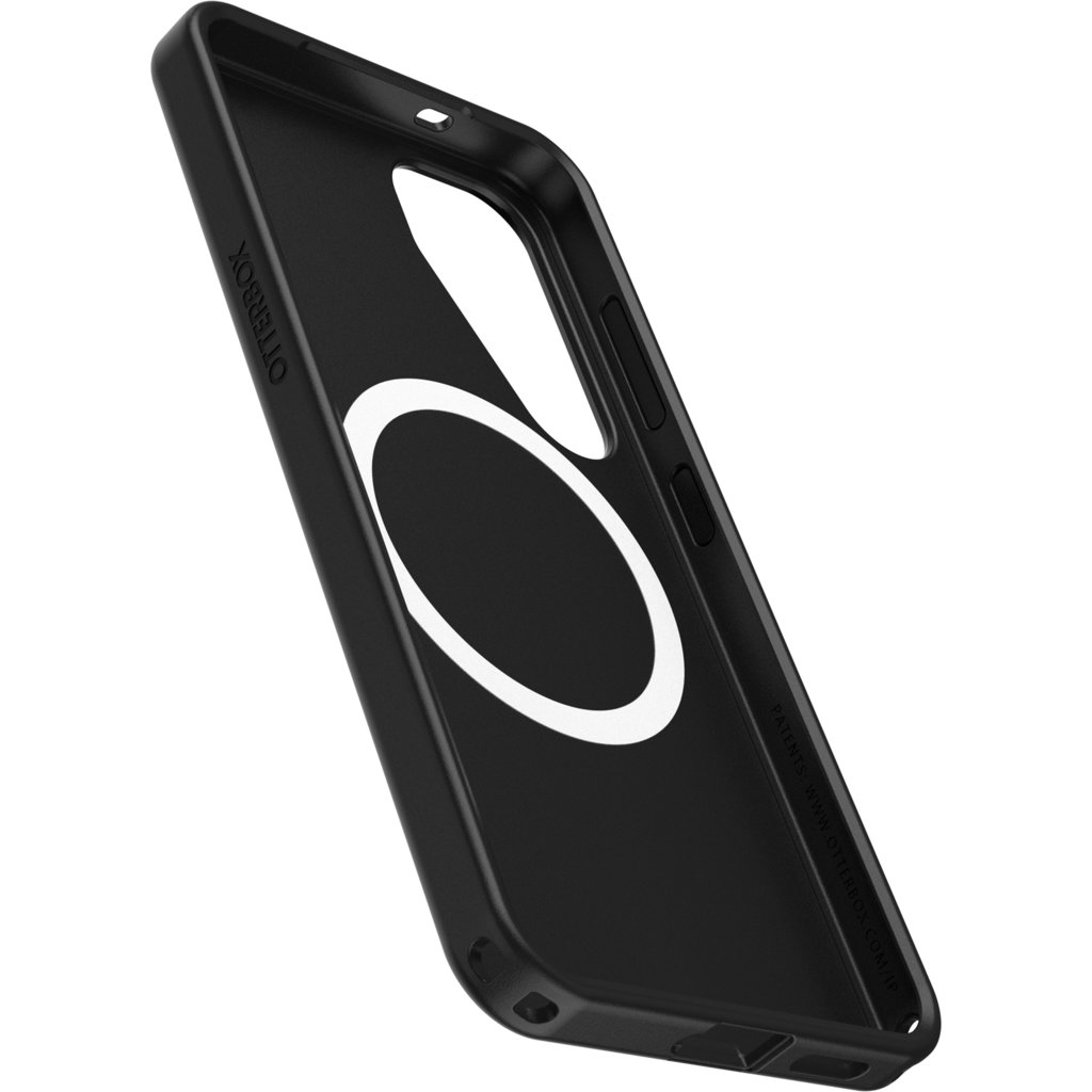Una custodia per telefono OtterBox nera inclinata, che mostra l'interno con un anello MagSafe bianco.