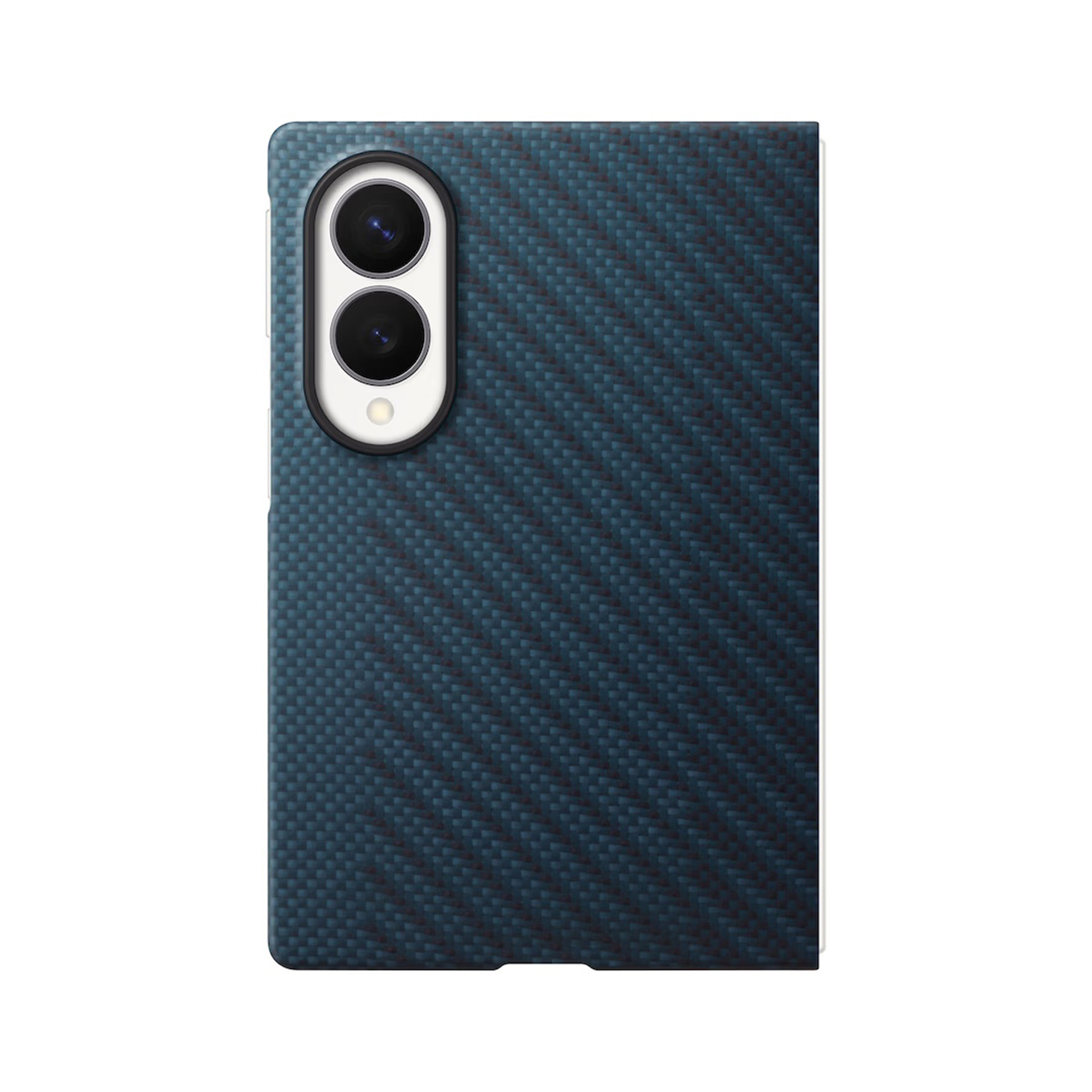 Un smartphone dans une coque en fibre de carbone bleu foncé avec un double appareil photo.