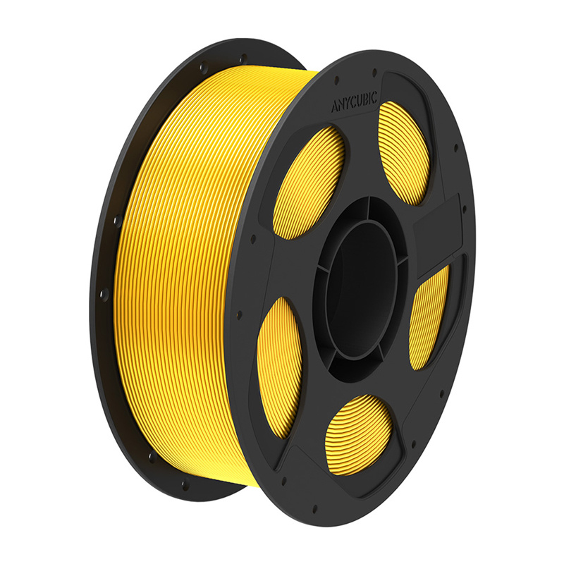 Una bobina nera riempita con filamento giallo brillante per stampante 3D su sfondo bianco.