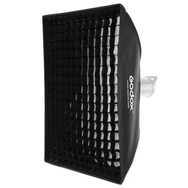 Eine rechteckige Godox-Softbox mit schwarzem Wabenraster auf weißem Hintergrund.