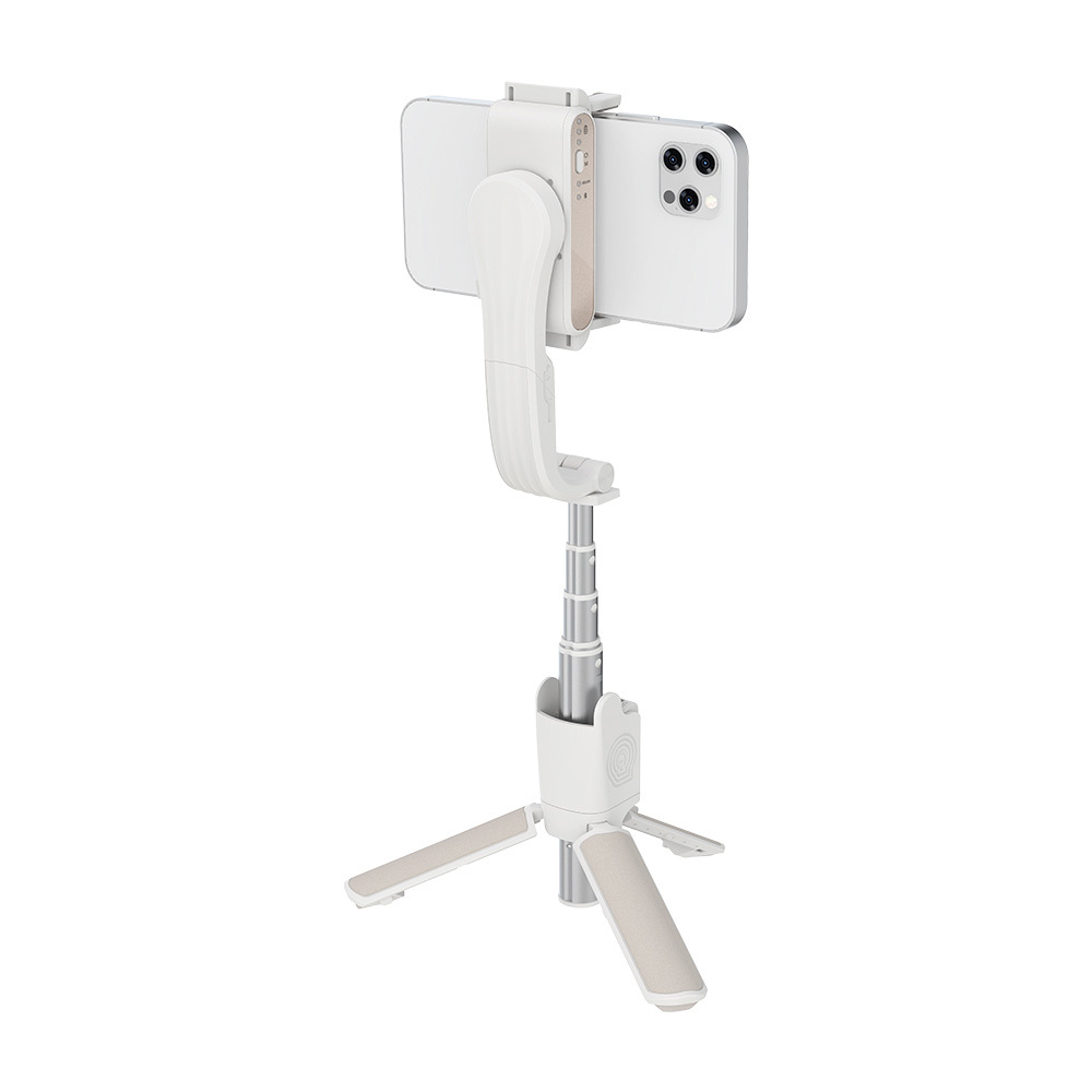 Ein weißes Smartphone an einem Gimbal auf einem Stativ vor weißem Hintergrund.