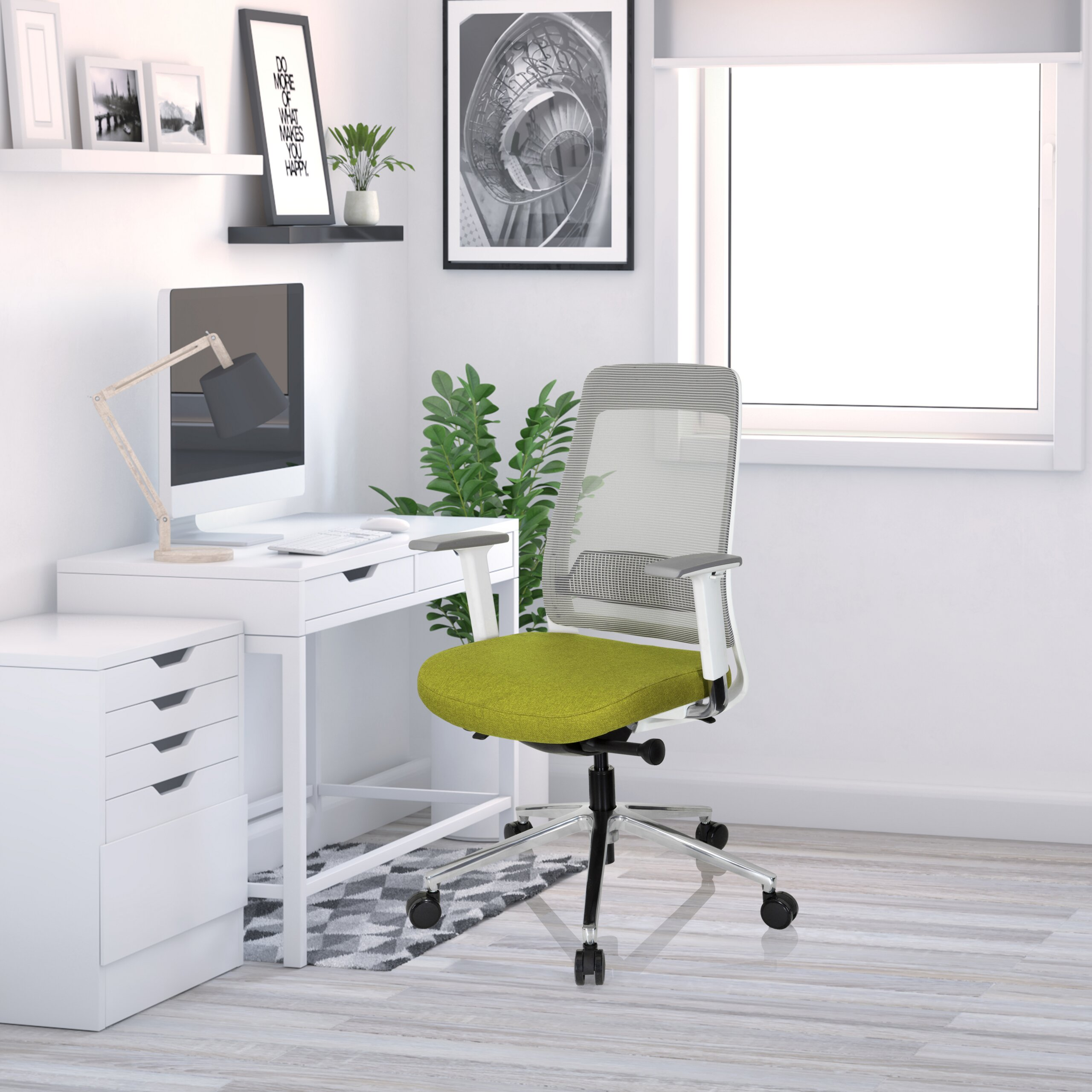 Moderne Büroeinrichtung mit einem grünen Schreibtischstuhl, weißem Tisch, Computer und Pflanzen.
