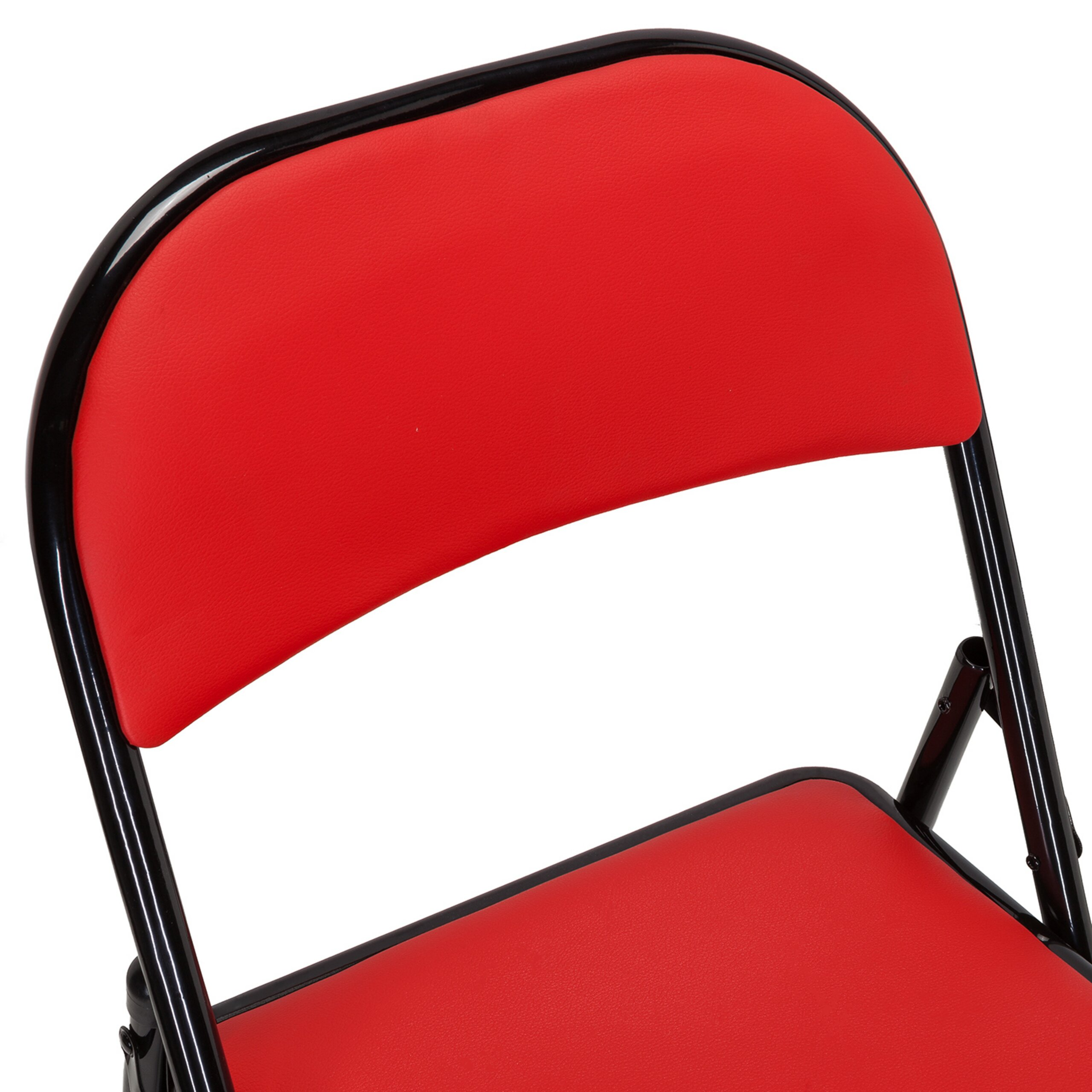 Ein roter Klappstuhl mit schwarzem Metallgestell.