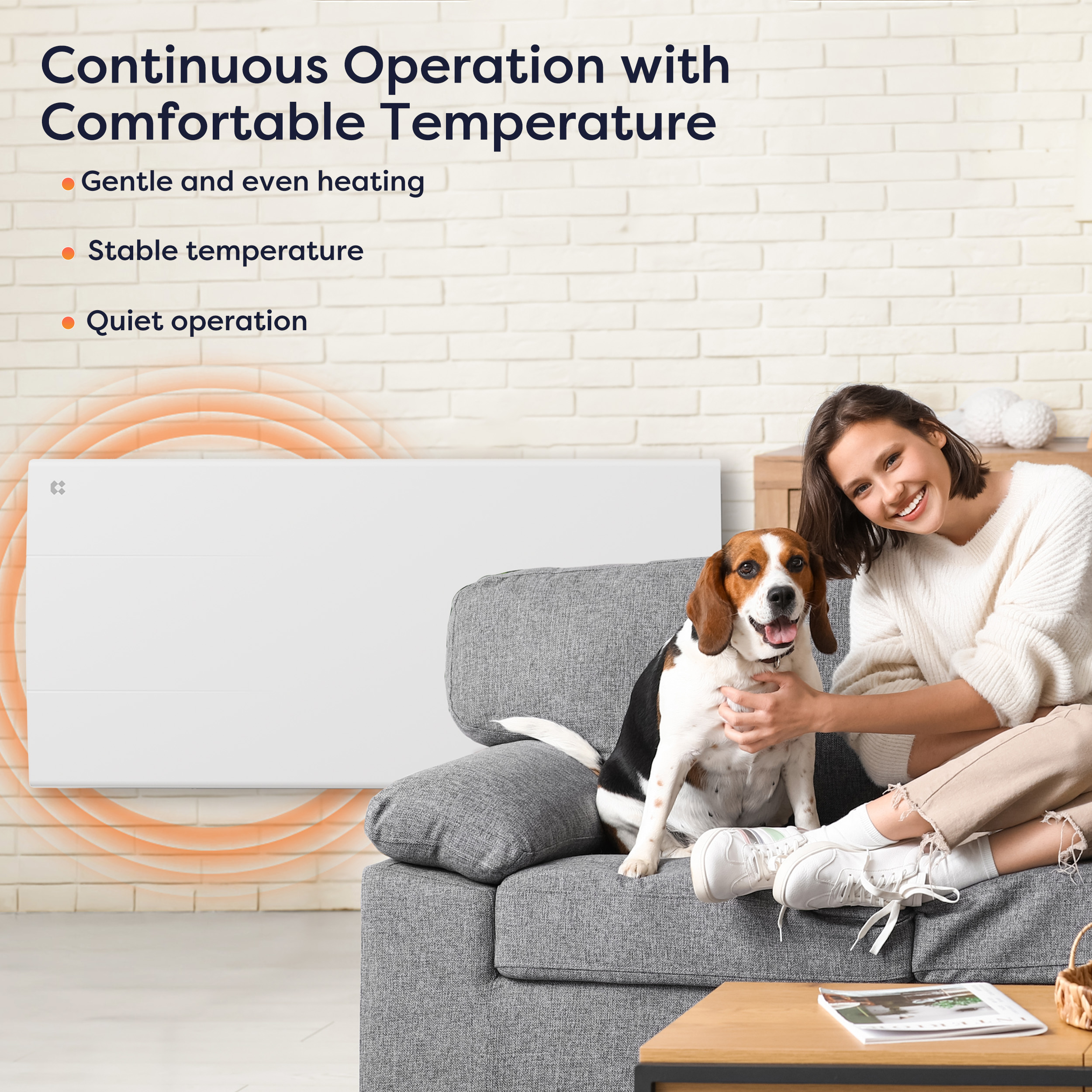 Une femme assise sur un canapé avec son beagle à côté d'un radiateur mural affichant des ondes de chaleur orange.