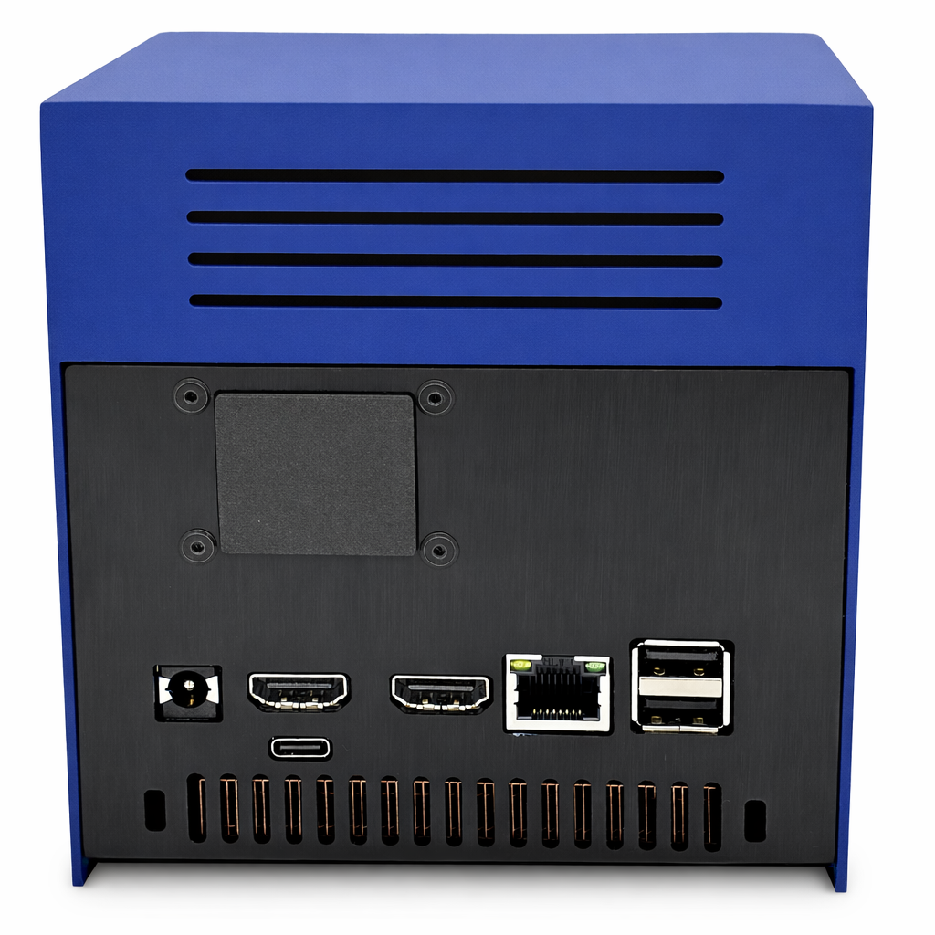 Niebiesko-czarna obudowa mini PC z różnymi portami na tylnym panelu.