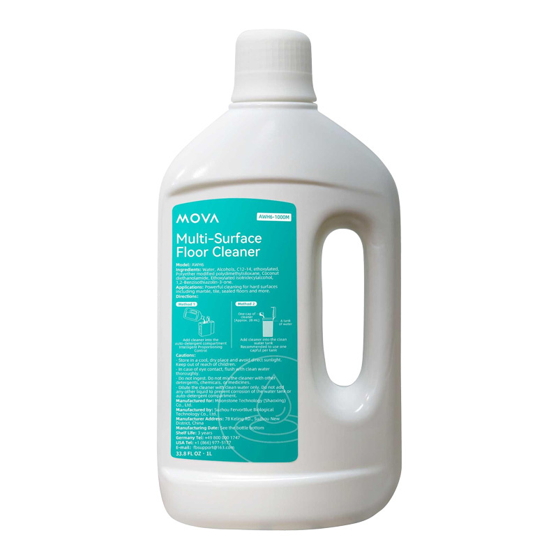 Un flacone bianco di detergente per pavimenti multi-superficie con etichetta turchese e tappo bianco su sfondo bianco.