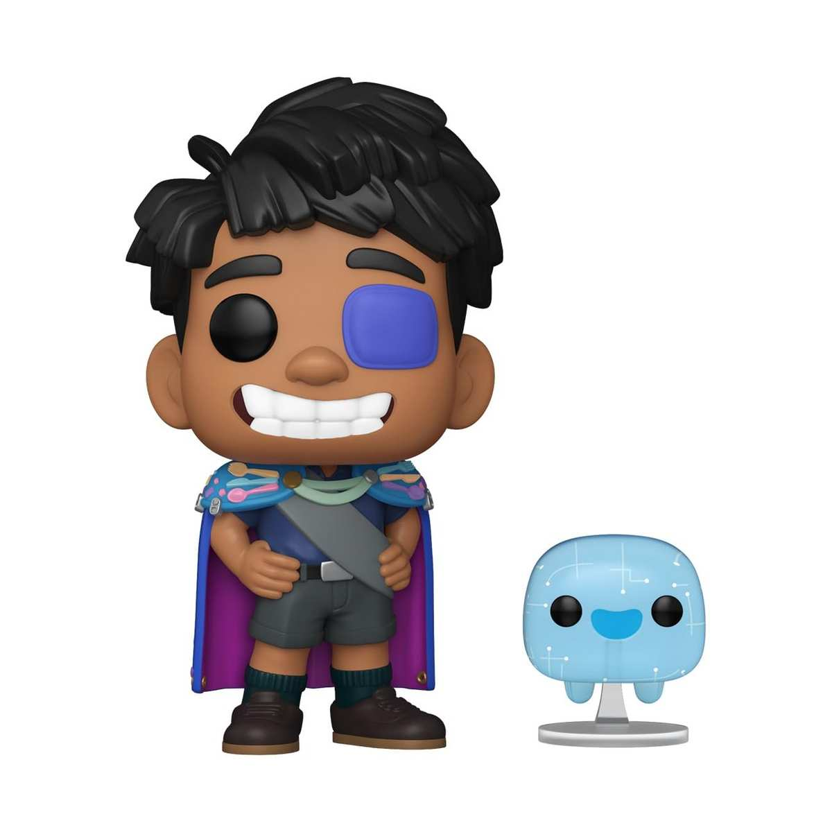 Una figura Funko Pop de un niño con pelo negro, un parche azul en el ojo y una capa, junto a una pequeña figura azul.