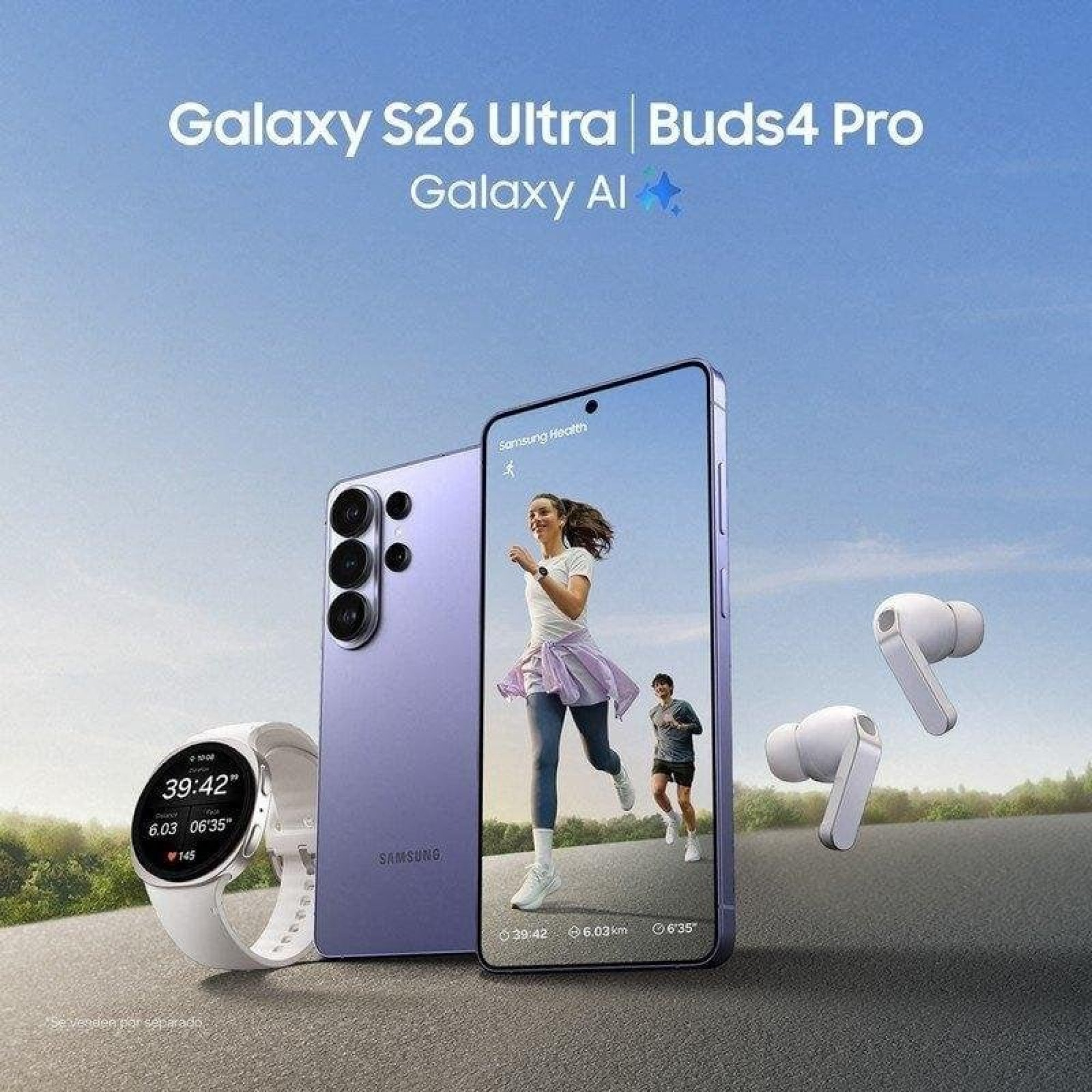 Immagine promozionale dello smartphone Galaxy S26 Ultra, smartwatch bianco e auricolari fluttuanti su sfondo cielo.
