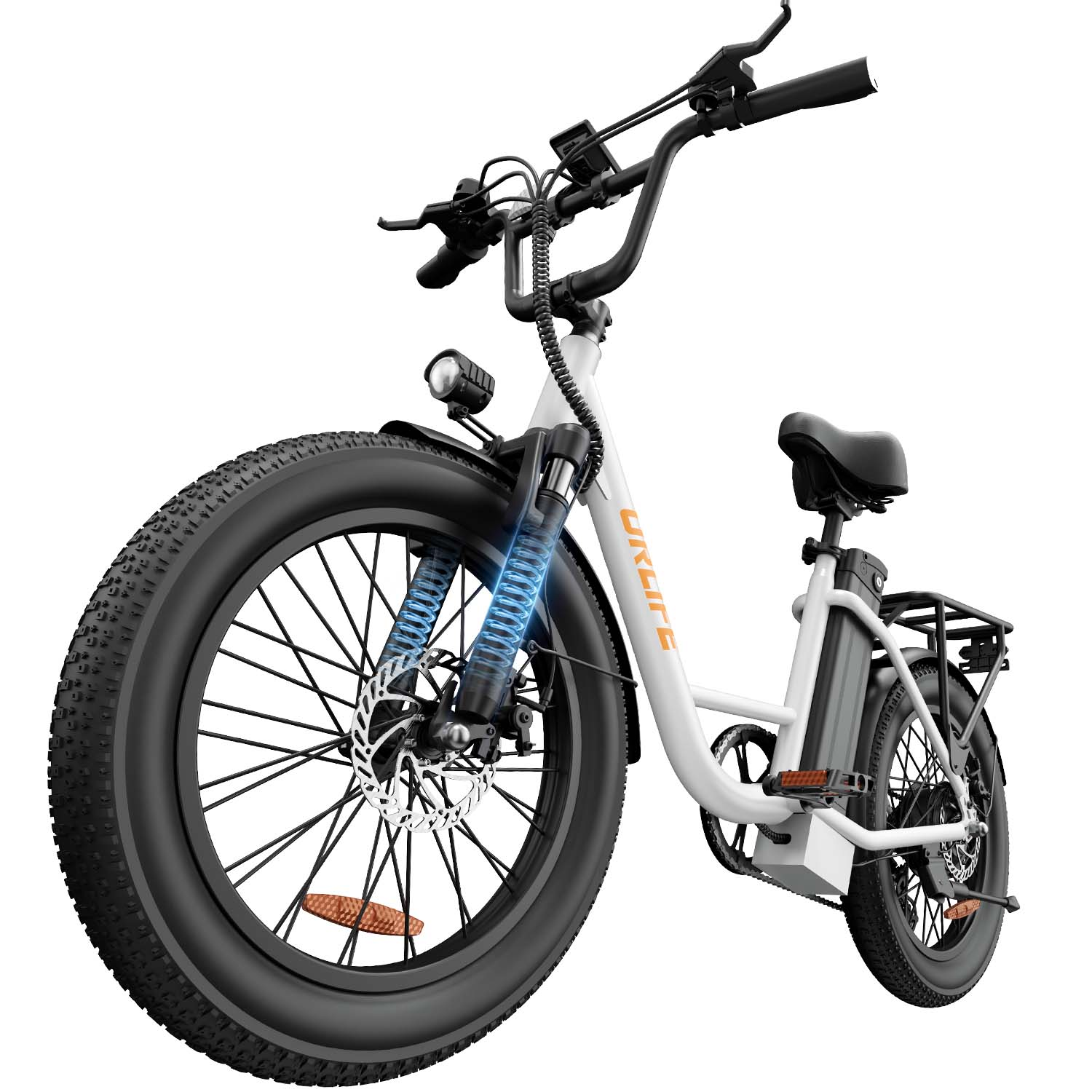 Ein weißes Elektrofahrrad mit dicken Reifen, Vorderradfederung und schwarzem Sattel auf weißem Hintergrund.