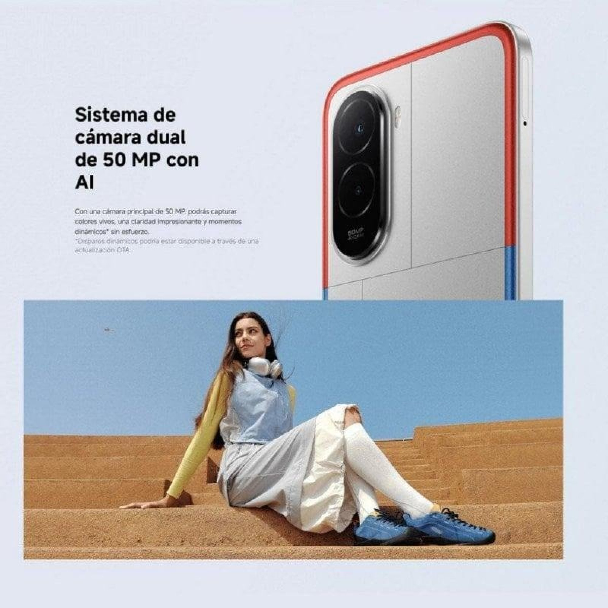 Una donna siede sui gradini sotto uno smartphone con doppia fotocamera da 50 MP.