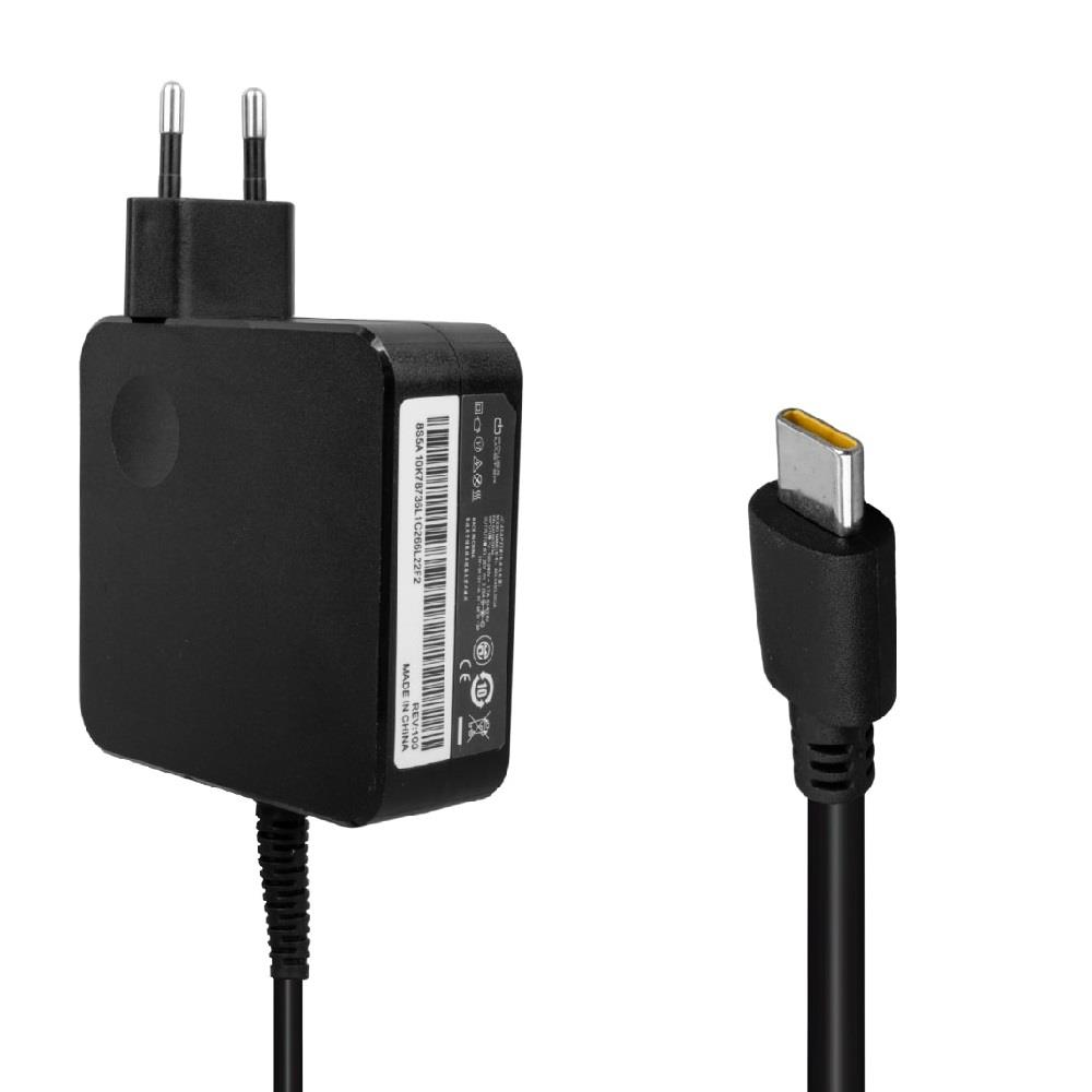 Beyaz arka planda AB fişli siyah bir güç adaptörü ve bir USB-C kablosu.