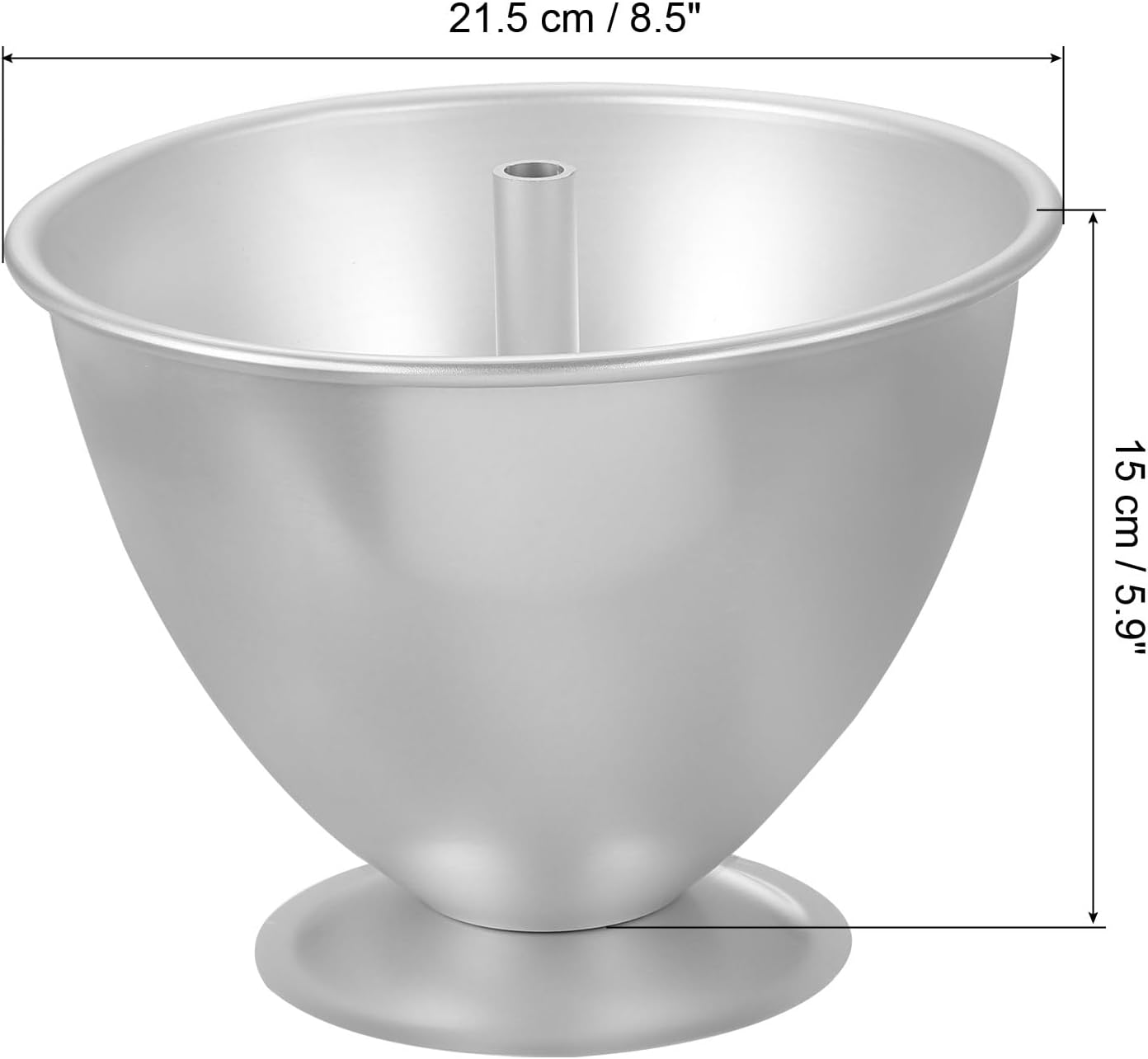 Silberne Metall-Backform mit Stiel und Maßen von 21,5 cm und 15 cm auf weißem Hintergrund.