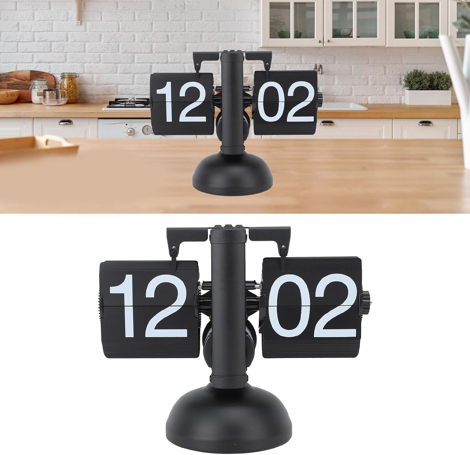 Eine schwarze Klappzahlen-Uhr mit den weißen Zahlen 12 und 02 steht auf einer Holztheke vor einer Küche.