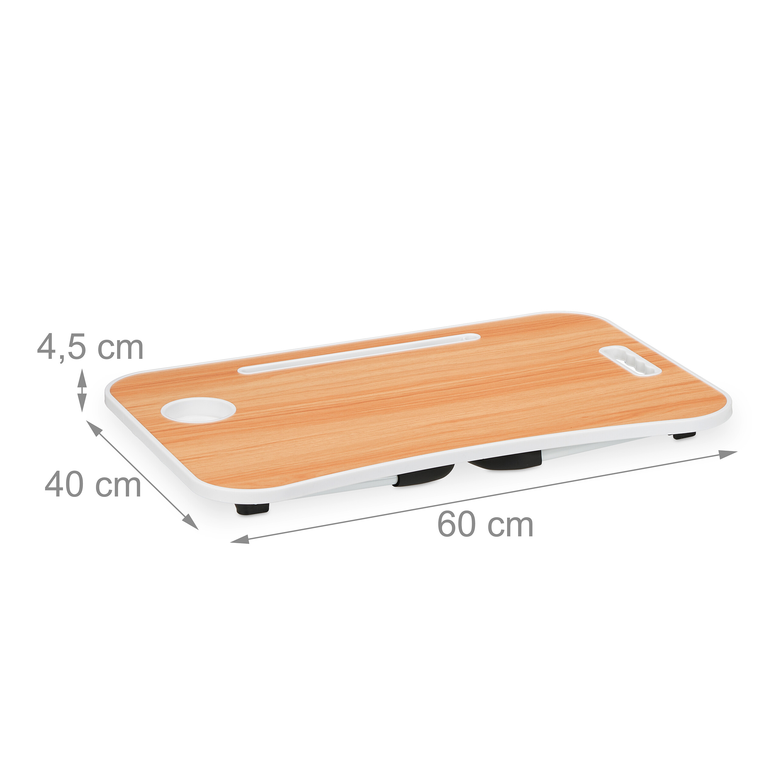 Bett-Tablett mit Holzmuster, eingeklappten Beinen, Becherhalter und Maßen 60x40x4,5 cm auf weißem Grund.