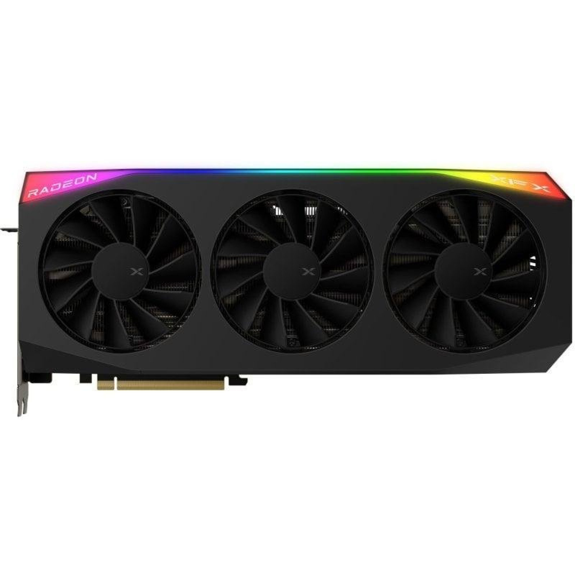 Una scheda grafica nera XFX Radeon con tre ventole e una striscia LED RGB su sfondo bianco.