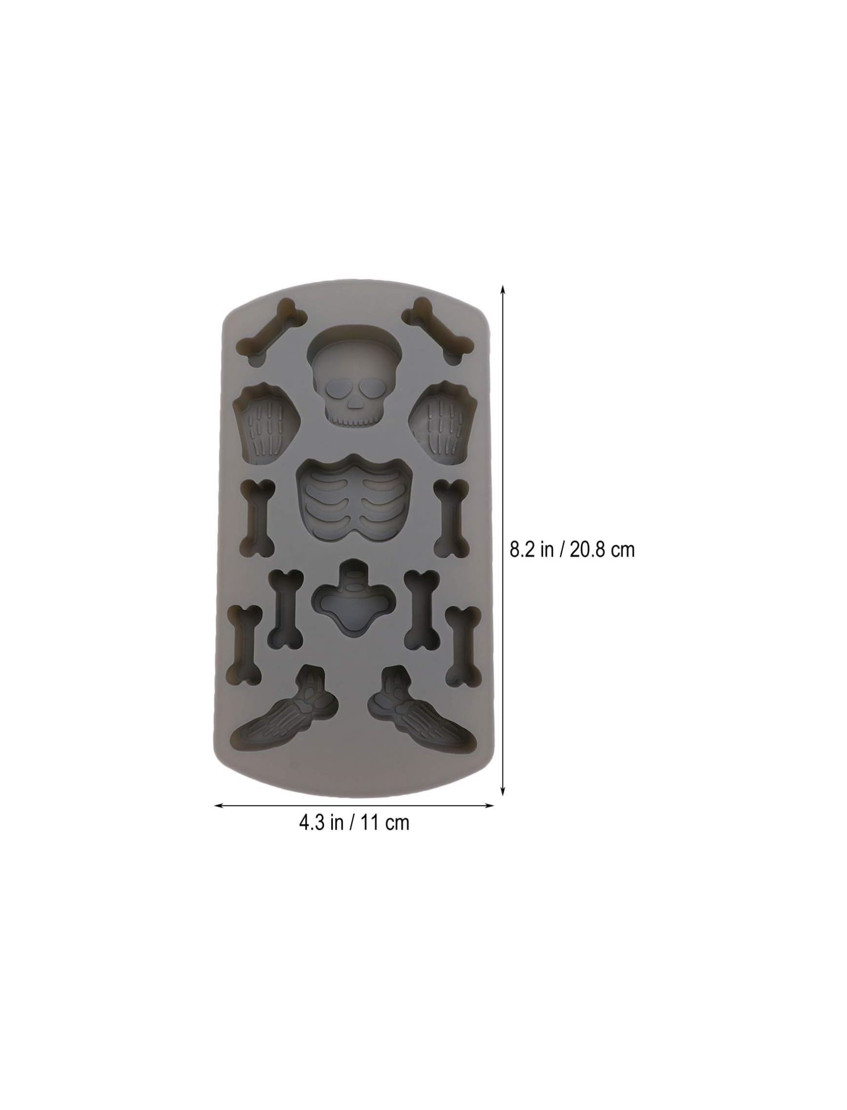 Graue Silikonform mit Skelettelementen wie Schädel und Knochen, Maße 8,2x4,3 Zoll.