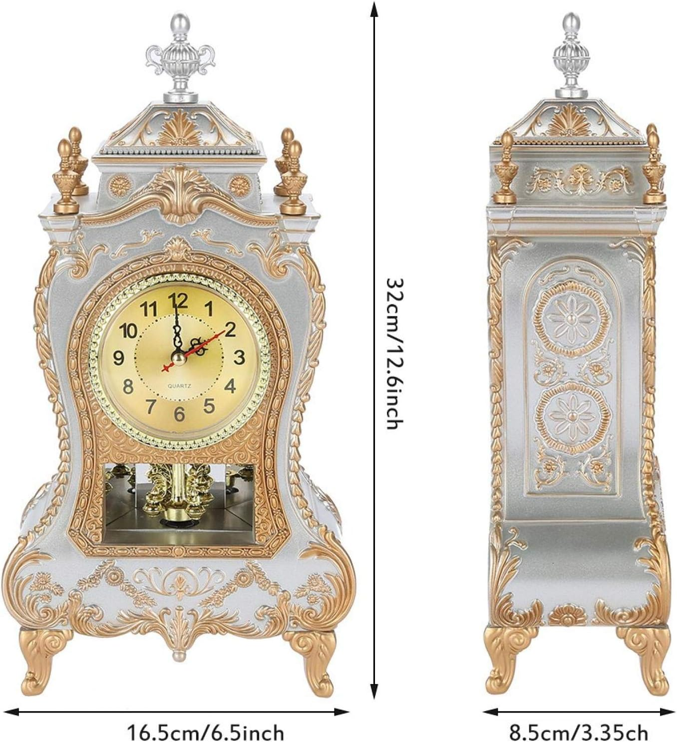 Verzierte silbergoldene Tischuhr mit Maßen von 32cm Höhe, 16.5cm Breite und 8.5cm Tiefe.