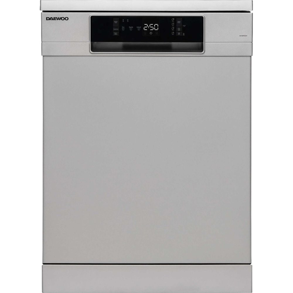 Una lavastoviglie Daewoo argentata con pannello di controllo digitale e dimensioni standard su sfondo bianco.