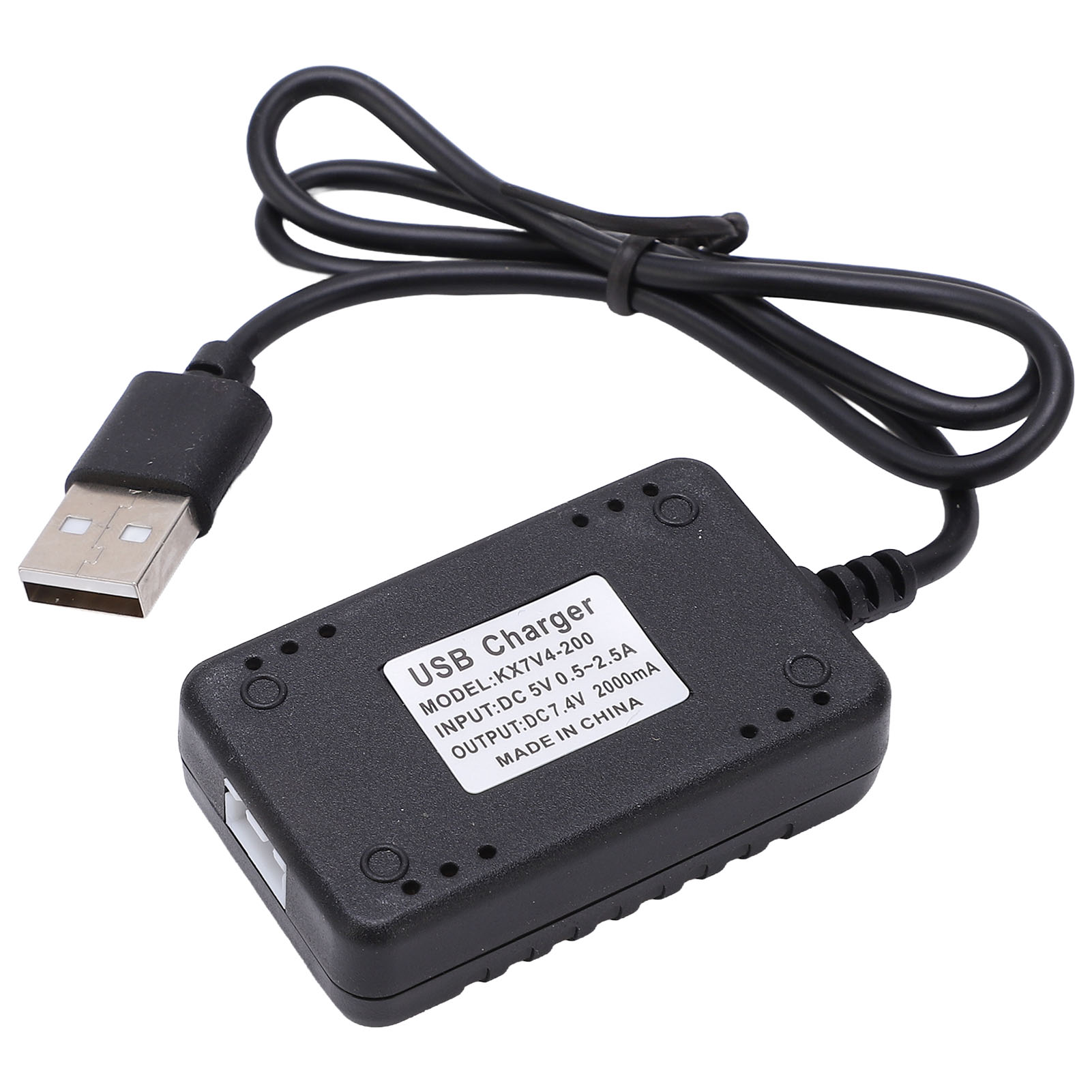 Ein schwarzes USB-Ladegerät mit einem Kabel und einem USB-Stecker auf weißem Hintergrund.