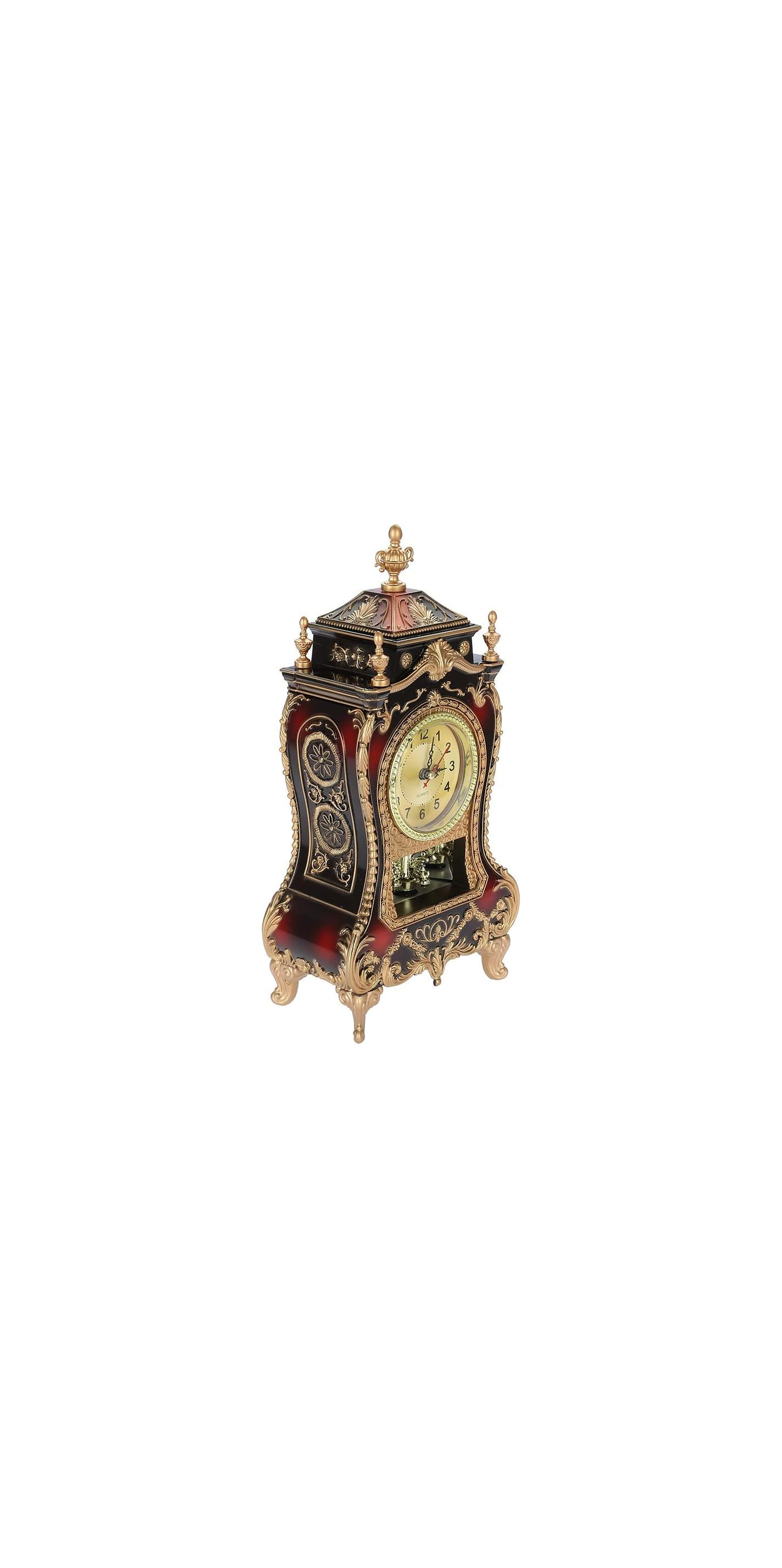 Eine dekorative Vintage-Tischuhr in dunklem Rot und Gold mit aufwendigen Verzierungen auf weißem Hintergrund.