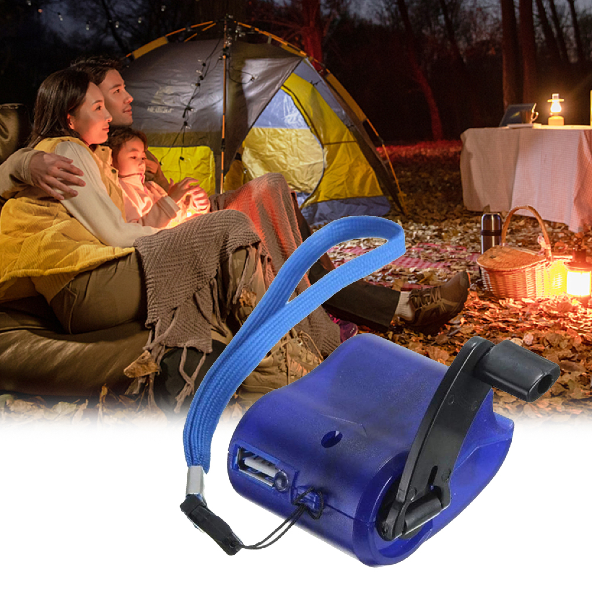 Ein blauer Handkurbel-Generator mit Riemen im Vordergrund, unscharf im Hintergrund eine Familie am Zelt beim Camping.