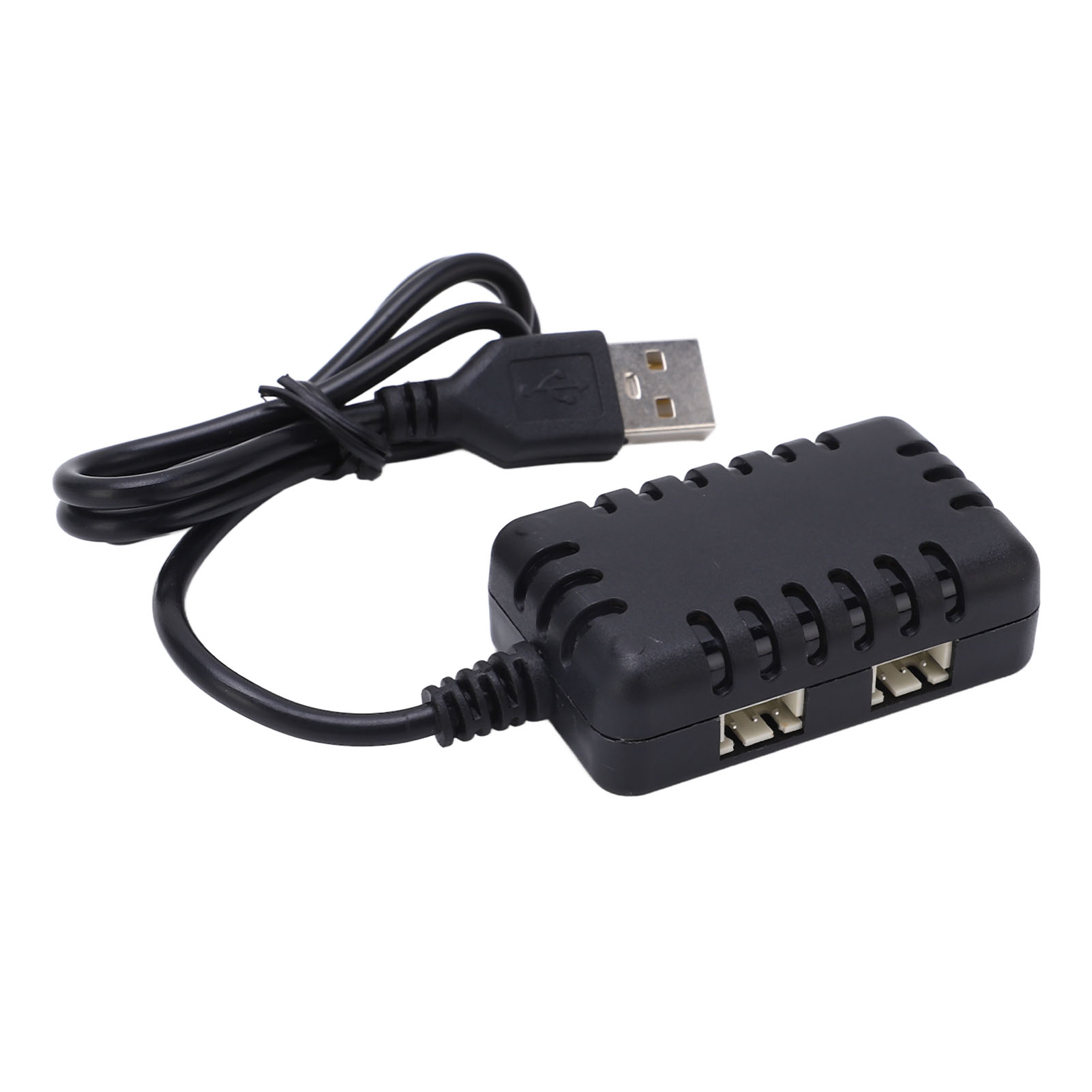 Ein schwarzer USB-Hub mit mehreren Anschlüssen und einem verbundenen Kabel auf weißem Hintergrund.