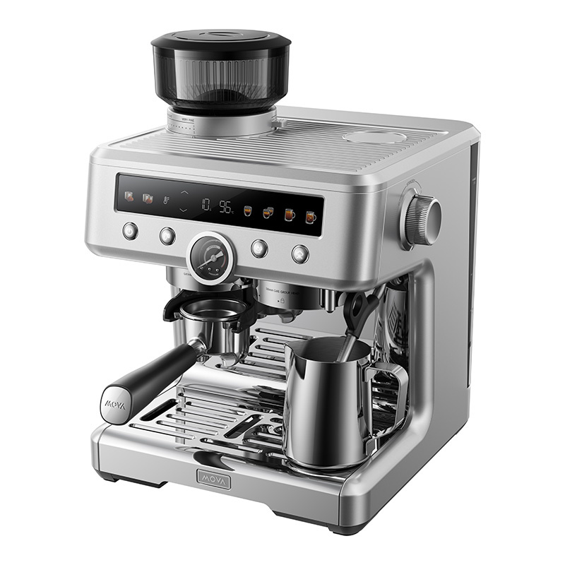 Moderna macchina da caffè espresso argento con macinacaffè integrato, display digitale, portafiltro e bricco.