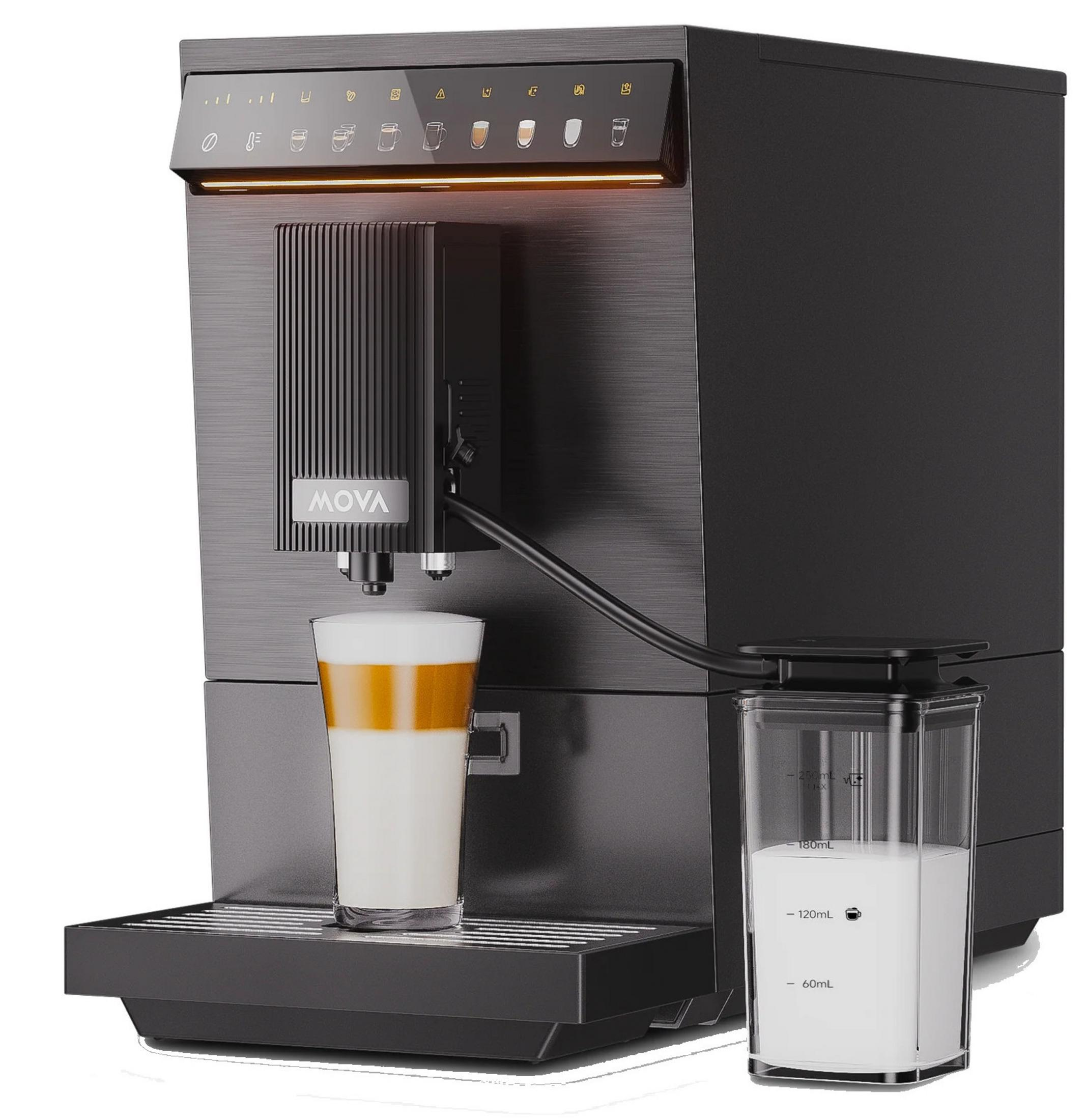Moderna macchina da caffè nera con contenitore per il latte e bicchiere di latte macchiato.