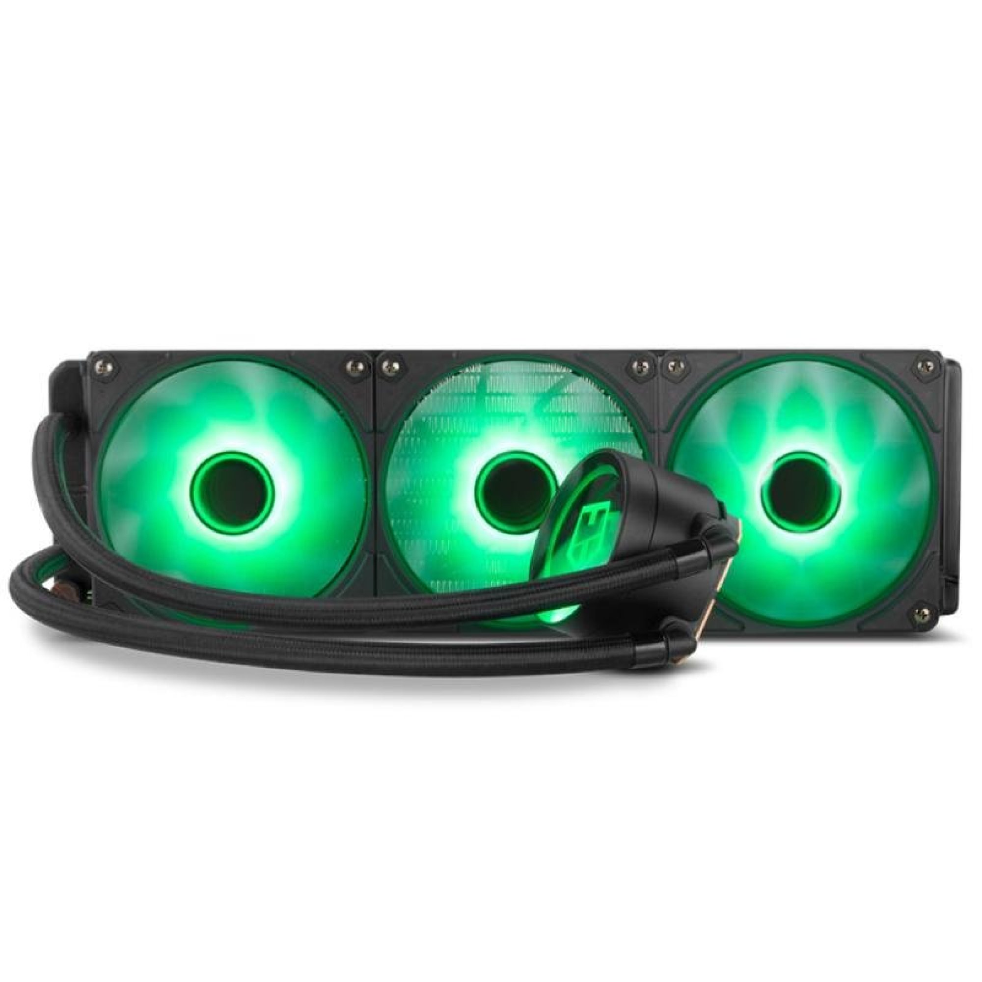 Un dissipatore a liquido nero con tre ventole illuminate in verde brillante e tubi del liquido refrigerante.