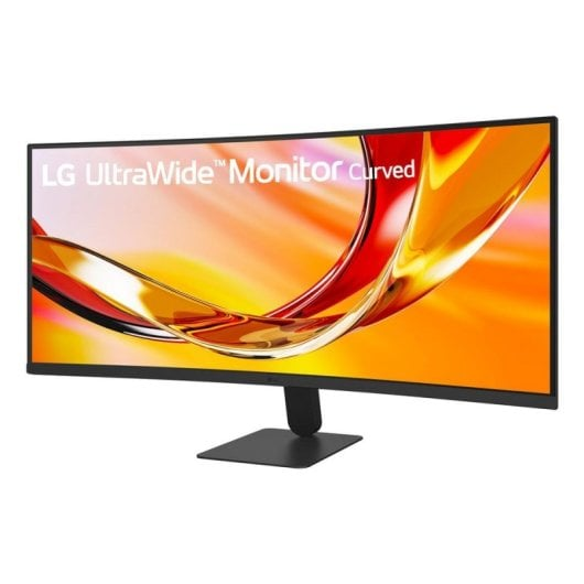 Un monitor curvo LG UltraWide mostra un vivace sfondo astratto arancione e rosso.