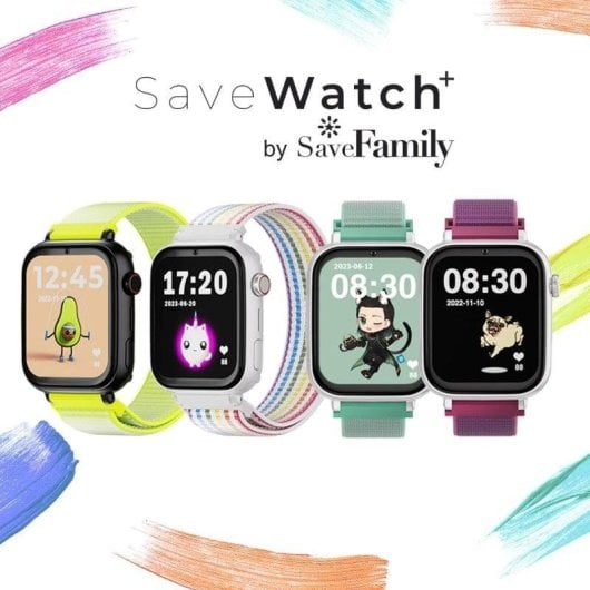 Quattro smartwatch SaveWatch colorati per bambini sono disposti in fila su sfondo bianco con pennellate.