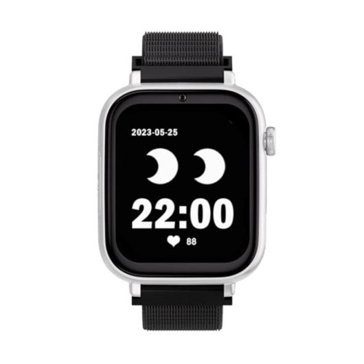 Uno smartwatch argento con cinturino nero mostra data, ora 22:00 e icona della frequenza cardiaca.