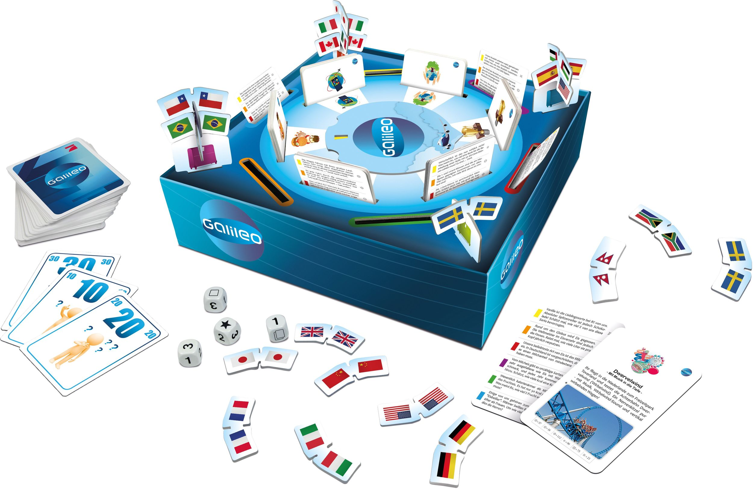 Galileo Brettspiel mit Karten, Würfeln und Flaggen rund um die geöffnete blaue Schachtel auf weißem Grund.
