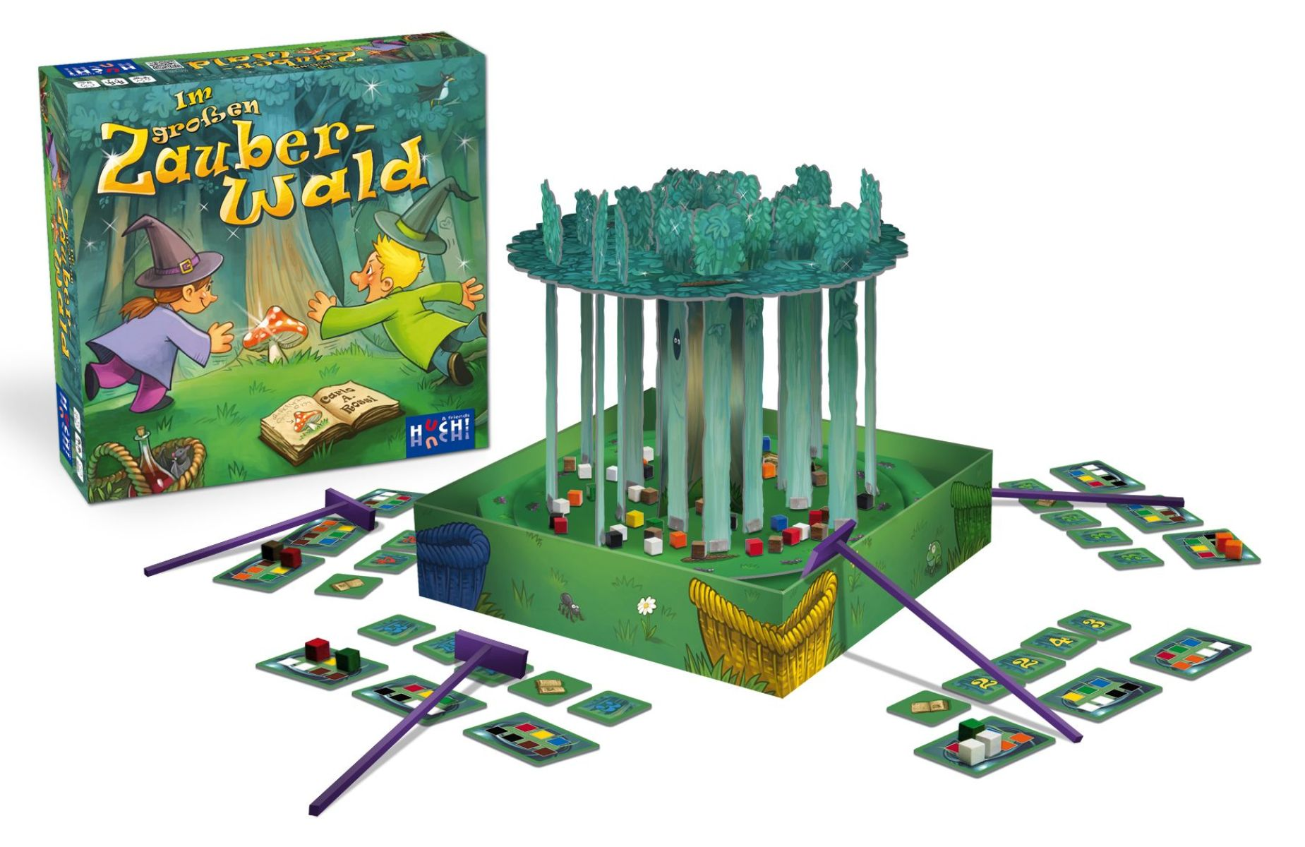 Das Brettspiel Im großen Zauberwald mit Schachtel, dreidimensionaler Waldstruktur und bunten Holzwürfeln.