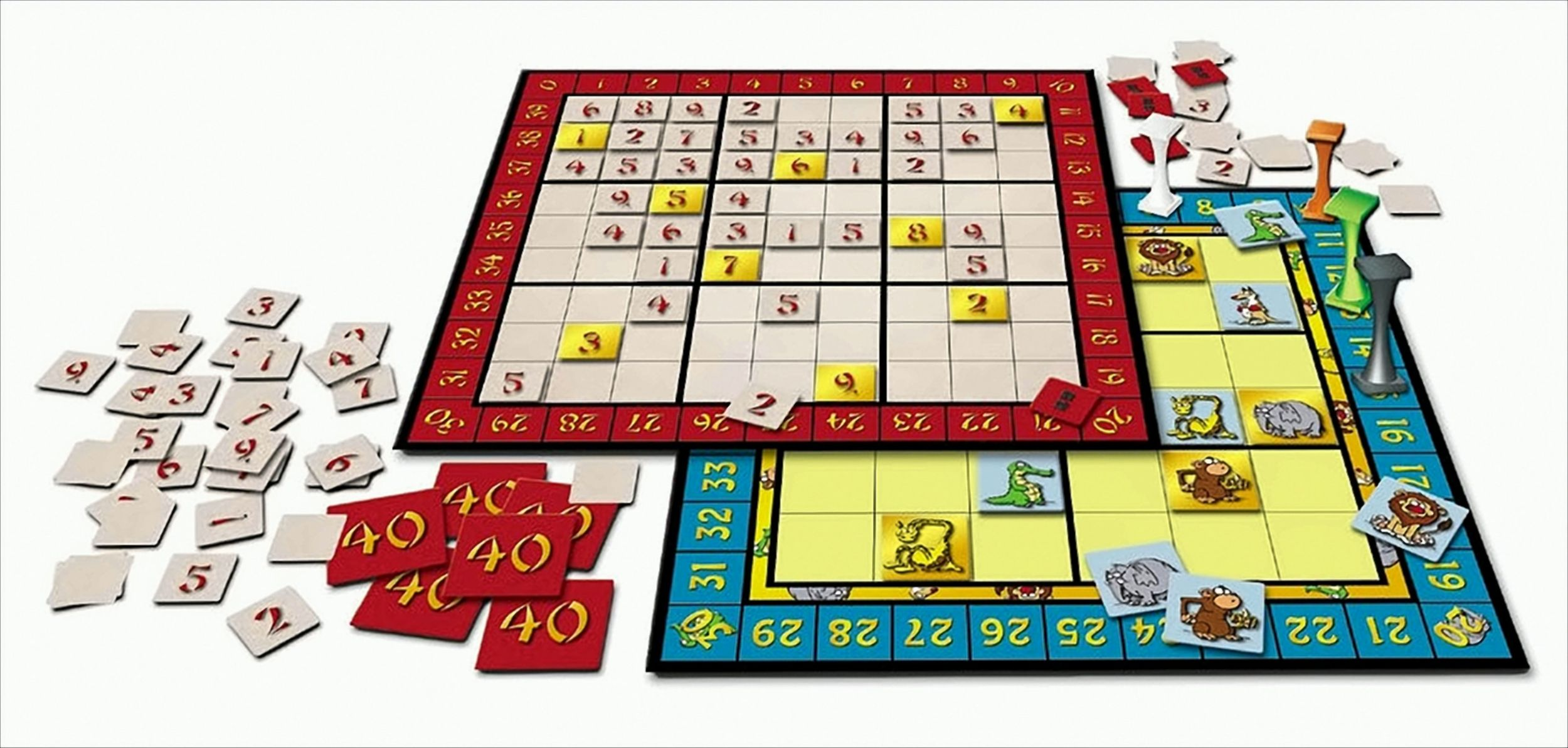 Ein buntes Brettspiel mit nummerierten Plättchen, Gitter, Tierfiguren und Punkteleisten auf weißem Hintergrund.
