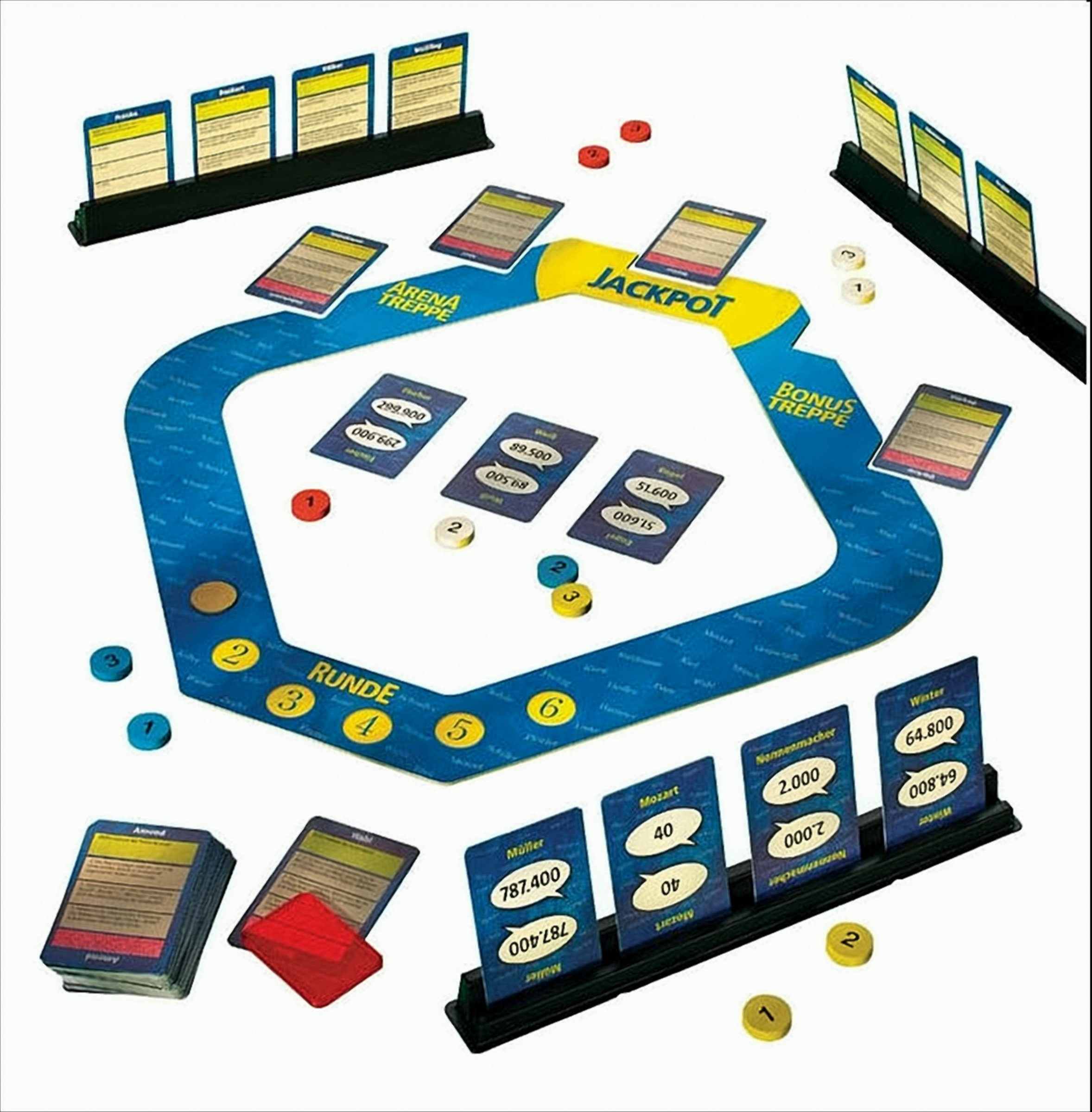 Ein Brettspiel mit blauen Wegen, Kartenständern, nummerierten Markern und einem blauen Spielplan.