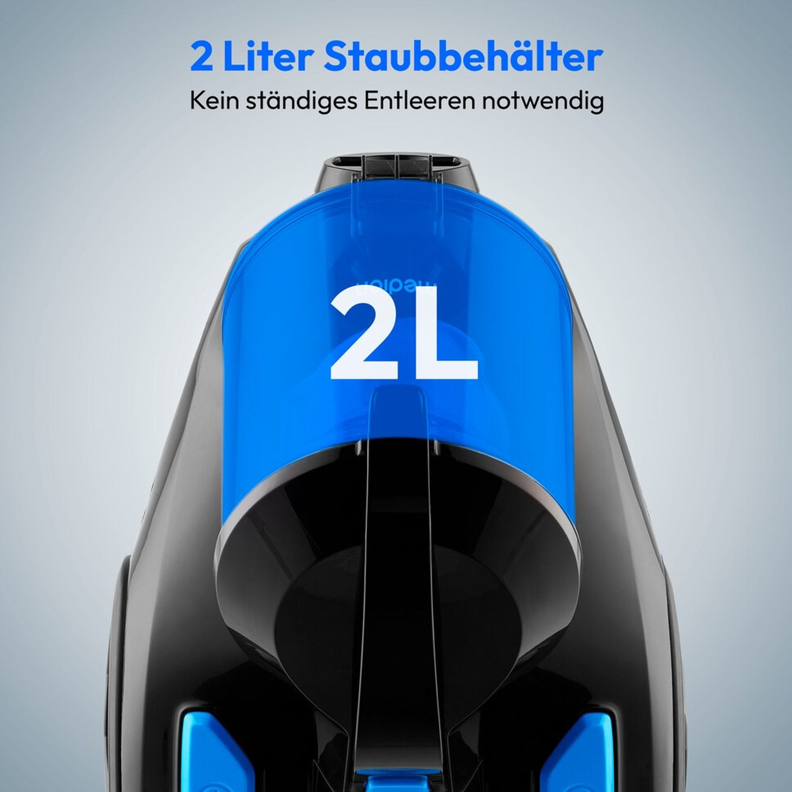Un contenitore per la polvere blu per aspirapolvere con la scritta 2L su sfondo grigio.