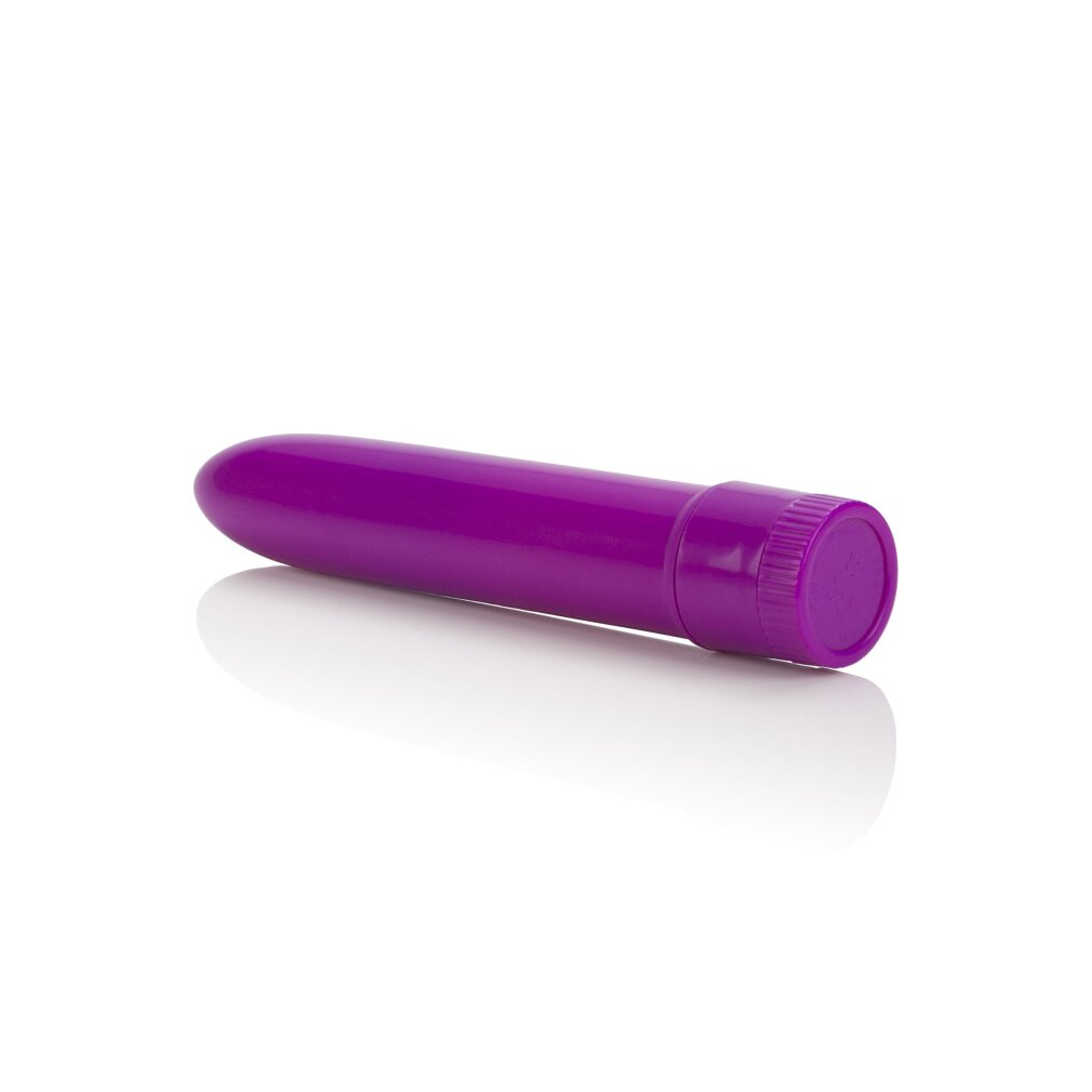 Ein glänzendes, violettes Massagegerät liegt auf weißem Hintergrund mit sanftem Schatten.