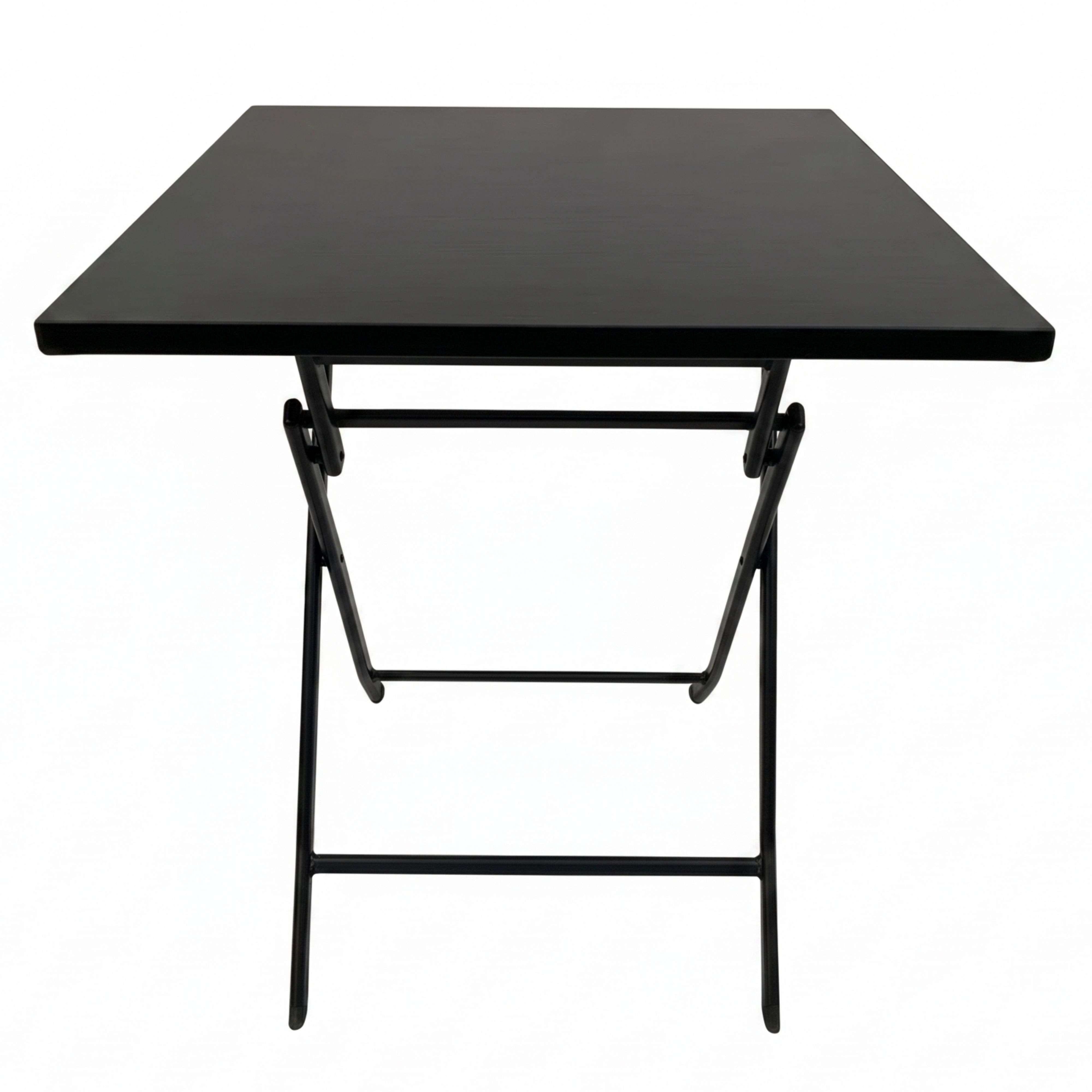 Una mesa plegable negra con tablero cuadrado y patas de metal sobre fondo blanco.