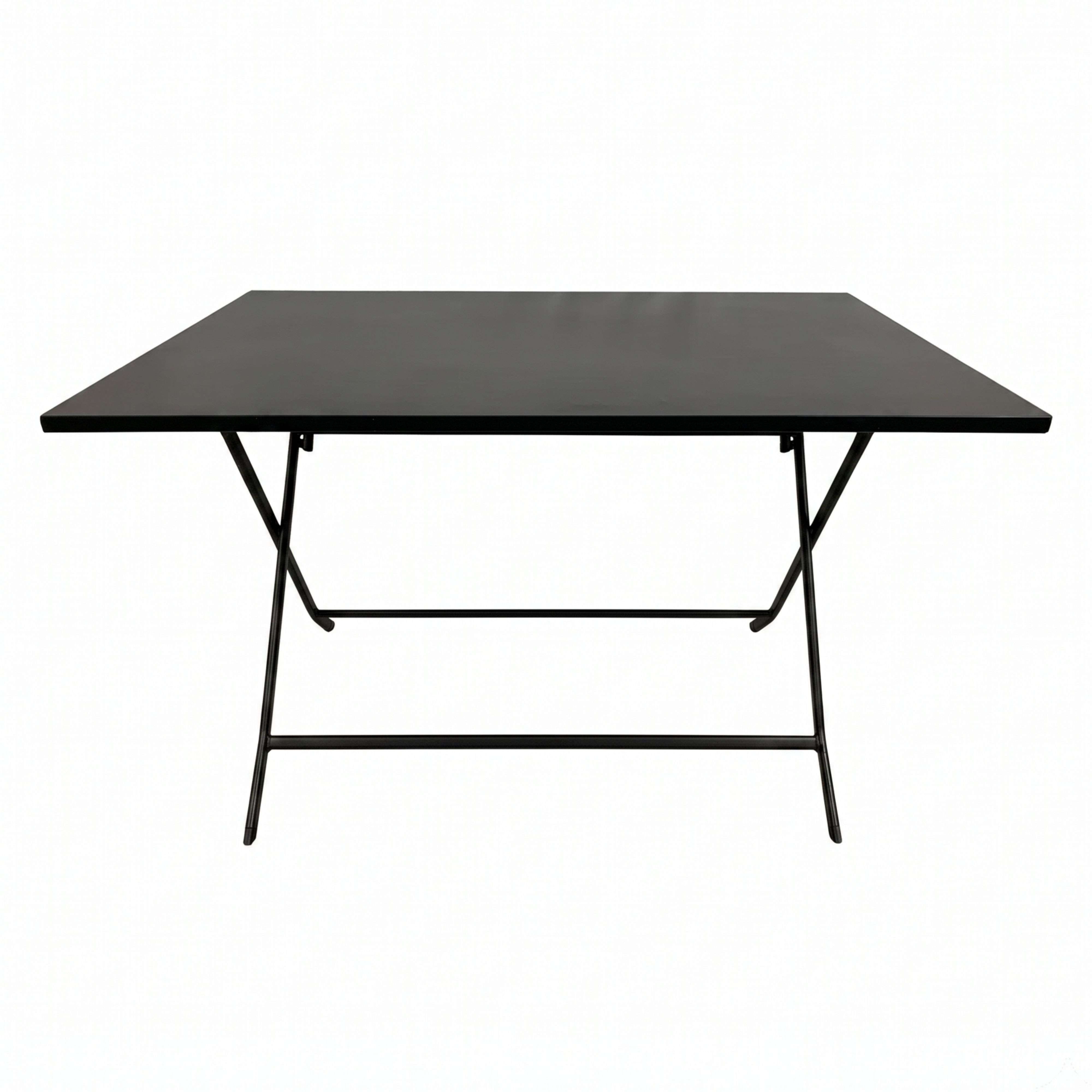 Una mesa plegable negra con patas de metal sobre fondo blanco.
