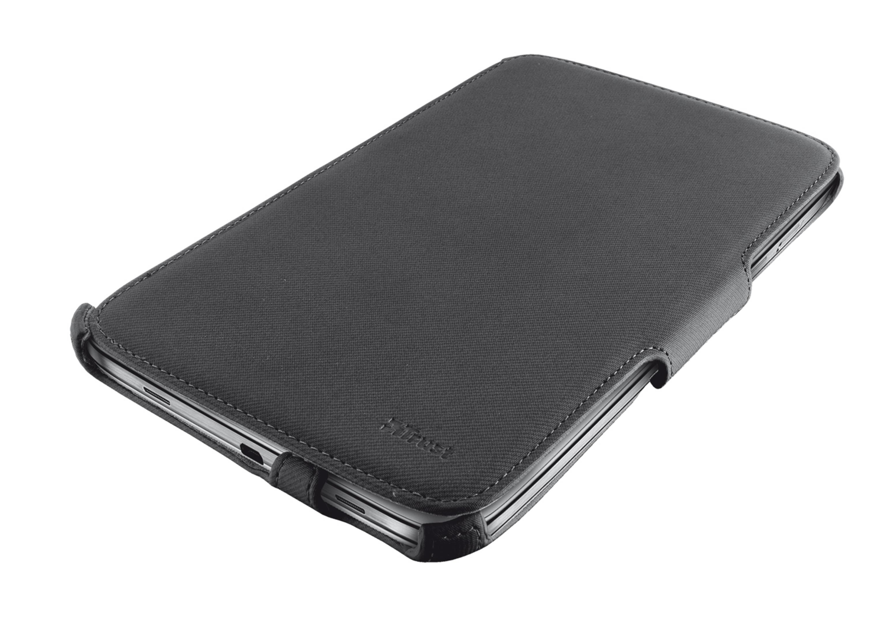 Beyaz arka planda görünür dikişli ve marka logolu kapalı, siyah kumaş tablet kılıfı.