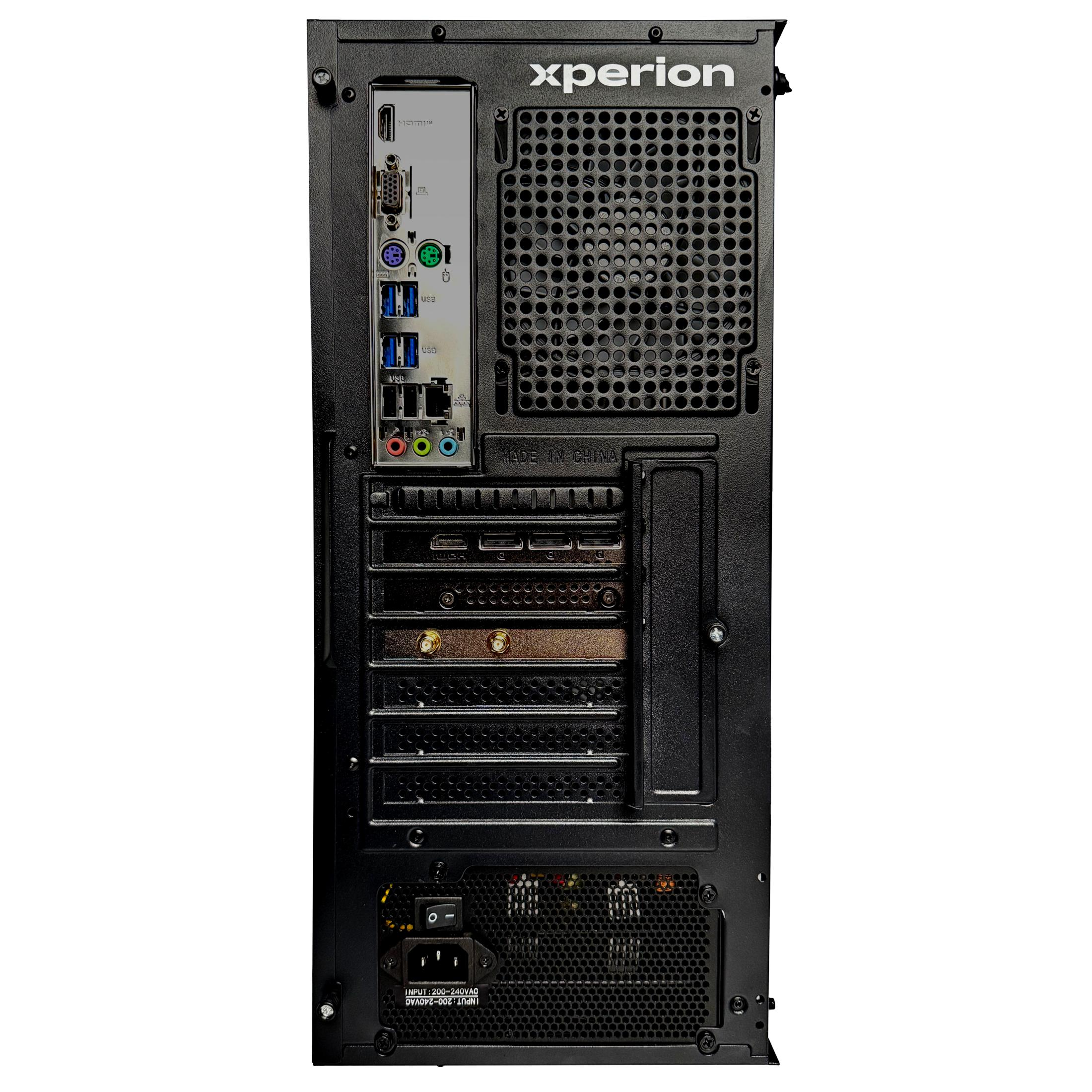 Rückansicht eines schwarzen Xperion PC-Gehäuses mit Anschlüssen, Lüftungsgittern und Netzteil unten.