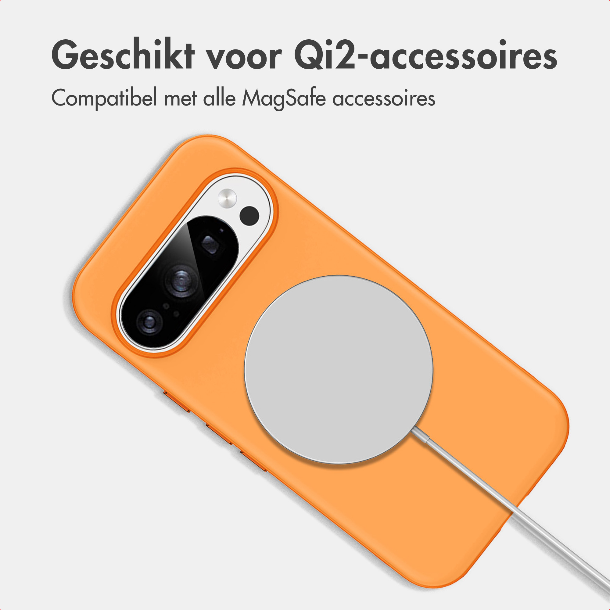 Oranje telefoonhoesje met een draadloze oplader op witte achtergrond en Nederlandse tekst.