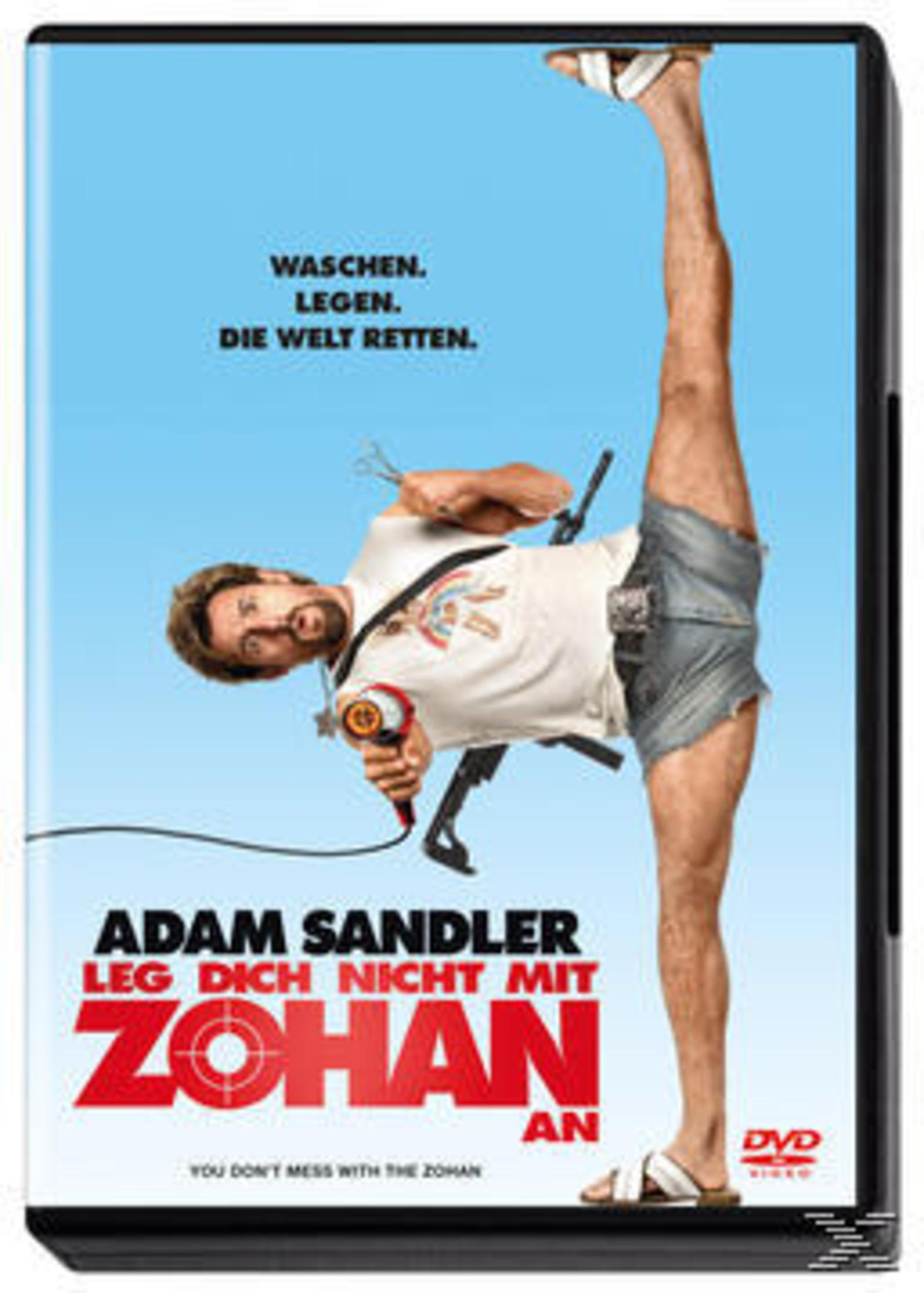 DVD-Cover von You Don't Mess with the Zohan mit Adam Sandler in einer Spagatschleife mit Haartrockner und Waffe.