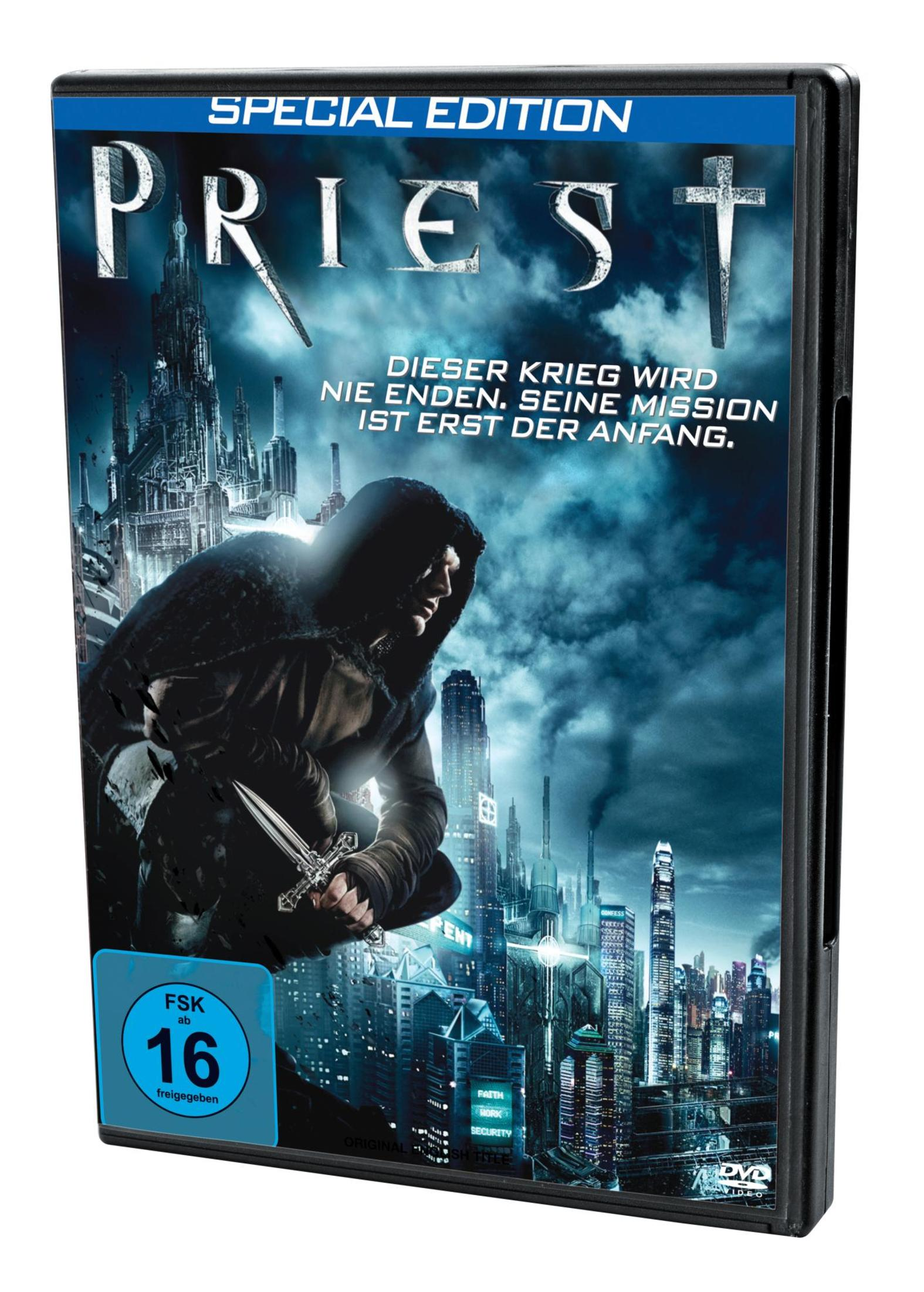DVD-Hülle von Priest Special Edition zeigt einen Kapuzenmännchen vor einer futuristischen Stadt.