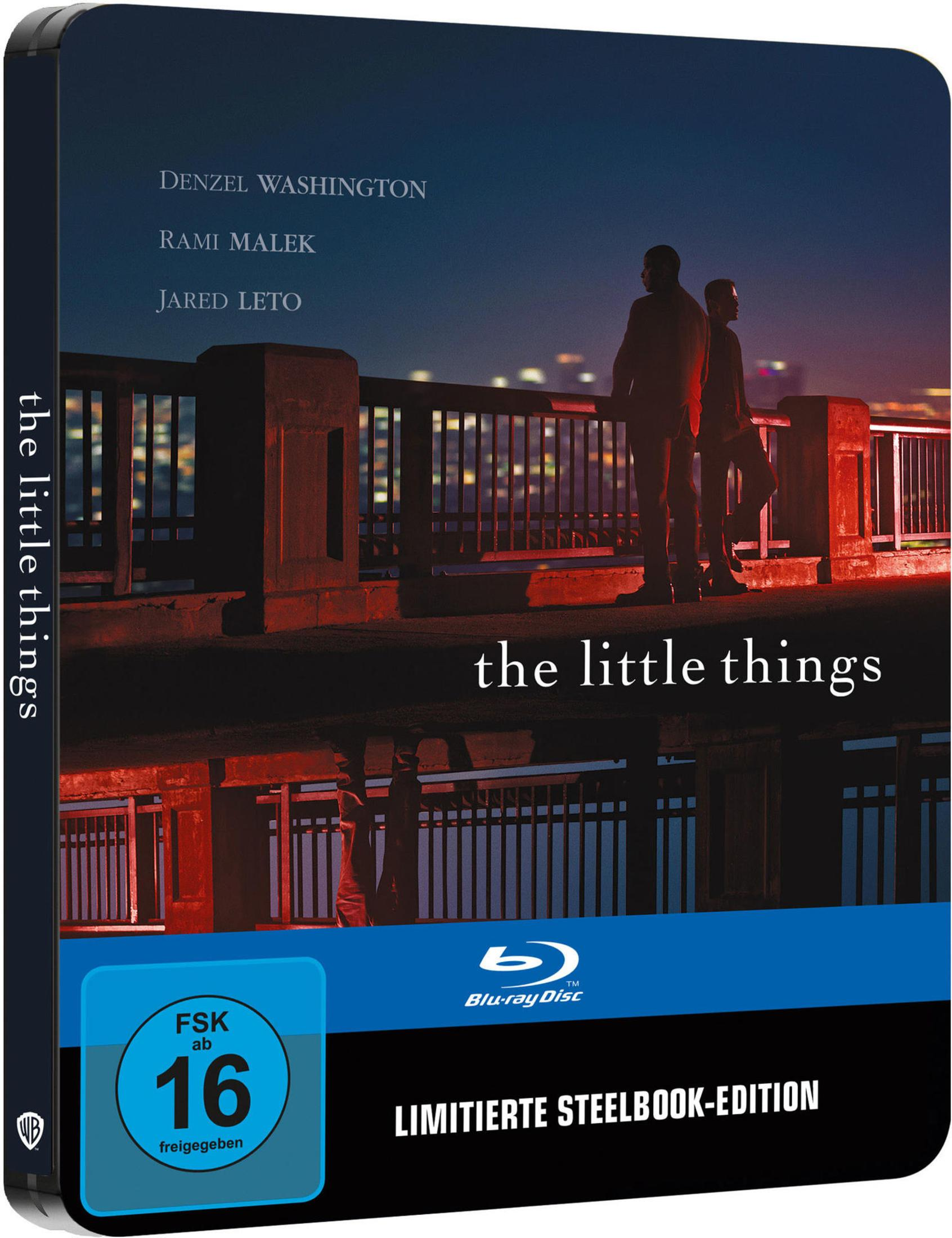 Blu-ray Steelbook von The Little Things mit zwei Männern auf einer Brücke nachts.