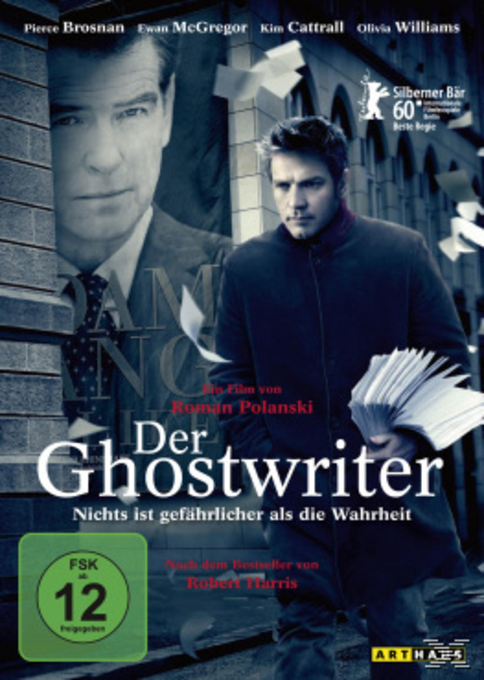 Filmplakat von Der Ghostwriter mit Ewan McGregor und Pierce Brosnan im Hintergrund.